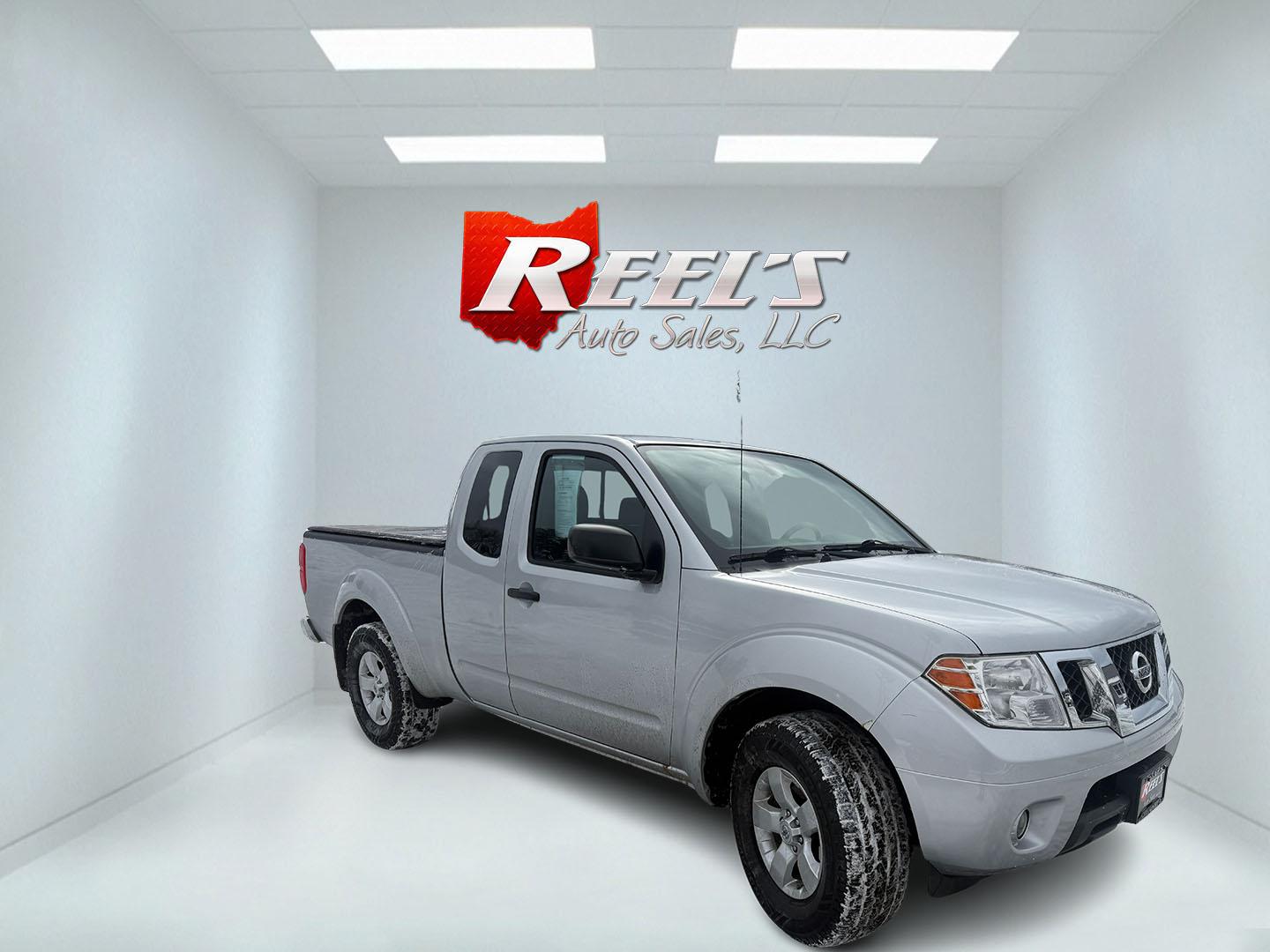 2013 Silver /Gray Nissan Frontier SV V6 King Cab 4WD (1N6AD0CW2DN) with an 4.0L V6 DOHC 24V engine, Automatic transmission, located at 11115 Chardon Rd. , Chardon, OH, 44024, (440) 214-9705, 41.580246, -81.241943 - 2013 Nissan Frontier SV King Cab 4WD – Rugged Capability, Reliable Performance, and Everyday Comfort Take on any job or adventure with this 2013 Nissan Frontier SV King Cab 4WD. Powered by a robust 4.0L V6 engine and 5-speed automatic transmission, this midsize truck offers a strong 6,300-pound - Photo#2