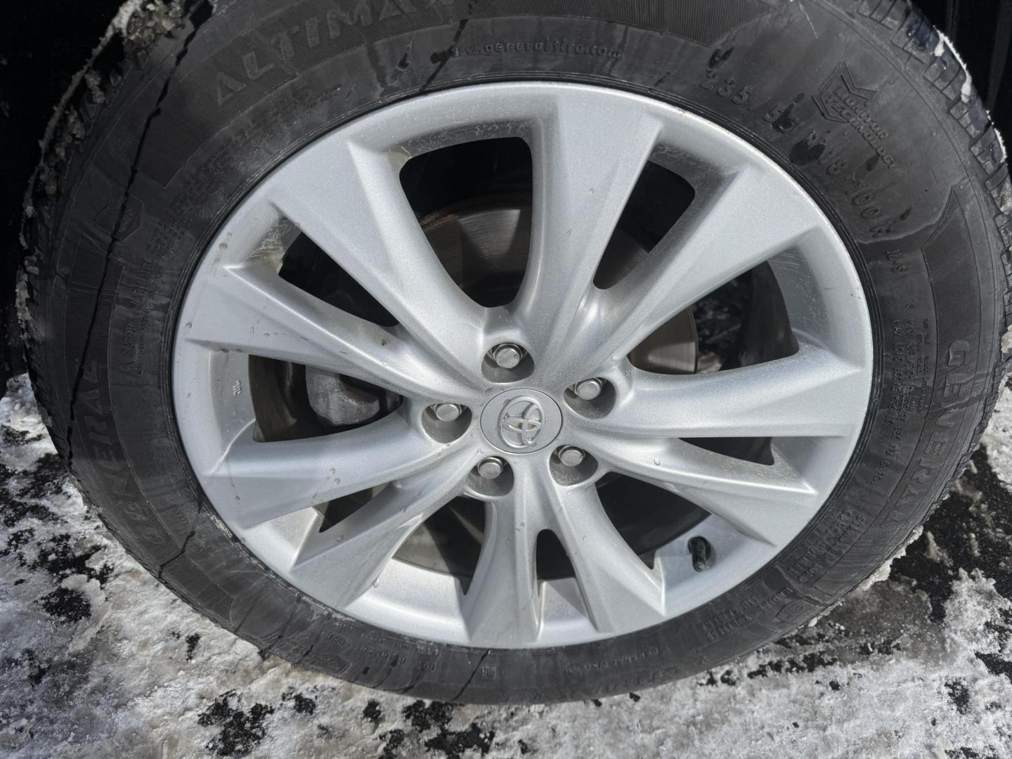 2014 Blue /Gray Toyota RAV4 Limited AWD (2T3DFREV2EW) with an 2.5L I4 DOHC 16V engine, Automatic transmission, located at 11115 Chardon Rd. , Chardon, OH, 44024, (440) 214-9705, 41.580246, -81.241943 - 2014 Toyota RAV4 Limited AWD – Sophisticated Comfort, Modern Safety, and Proven Reliability Experience the perfect mix of luxury, efficiency, and all-weather capability with this 2014 Toyota RAV4 Limited AWD. Powered by a fuel-efficient 2.5L I4 engine paired with a smooth 6-speed automatic tran - Photo#28