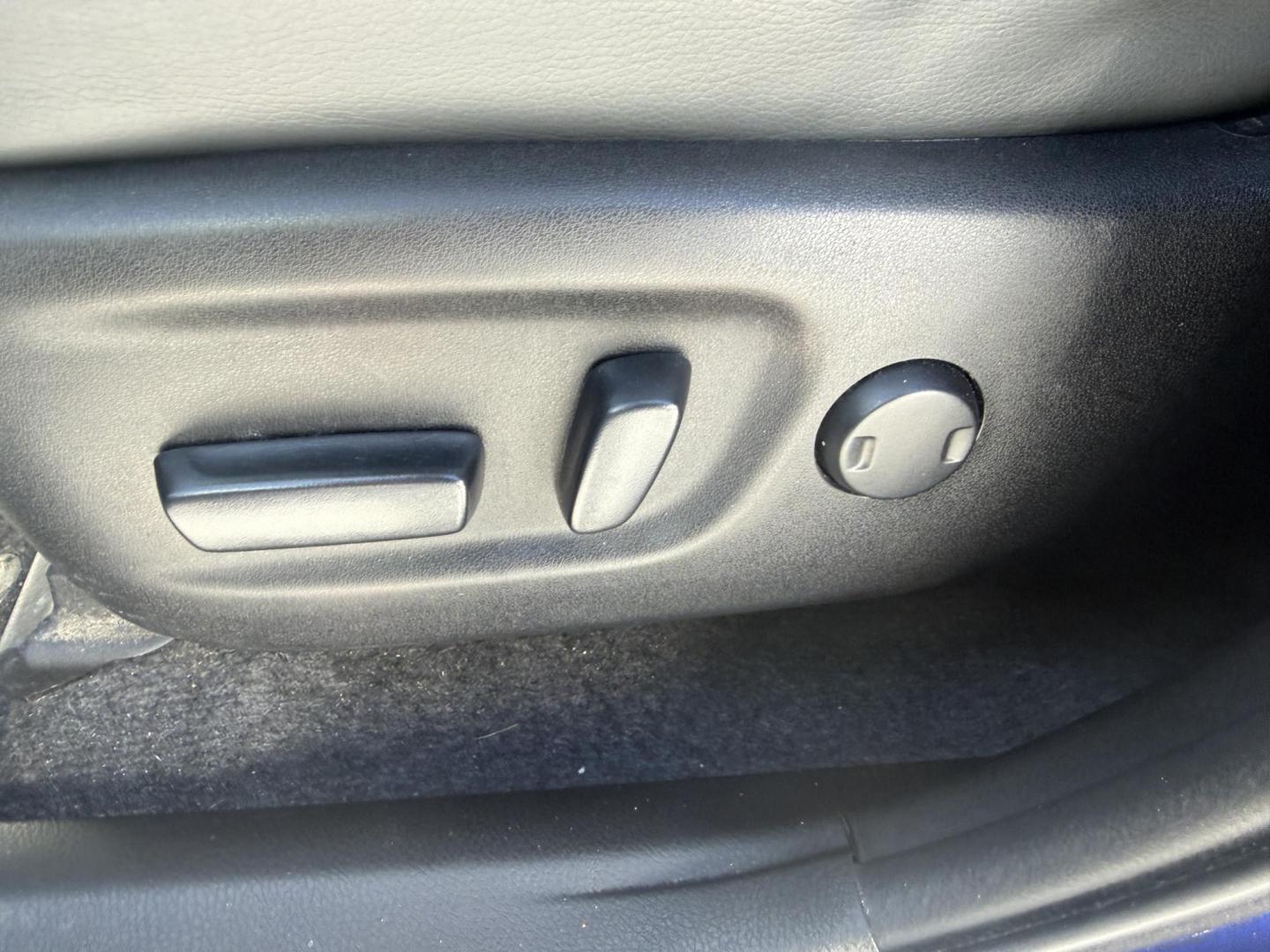 2014 Blue /Gray Toyota RAV4 Limited AWD (2T3DFREV2EW) with an 2.5L I4 DOHC 16V engine, Automatic transmission, located at 11115 Chardon Rd. , Chardon, OH, 44024, (440) 214-9705, 41.580246, -81.241943 - 2014 Toyota RAV4 Limited AWD – Sophisticated Comfort, Modern Safety, and Proven Reliability Experience the perfect mix of luxury, efficiency, and all-weather capability with this 2014 Toyota RAV4 Limited AWD. Powered by a fuel-efficient 2.5L I4 engine paired with a smooth 6-speed automatic tran - Photo#8