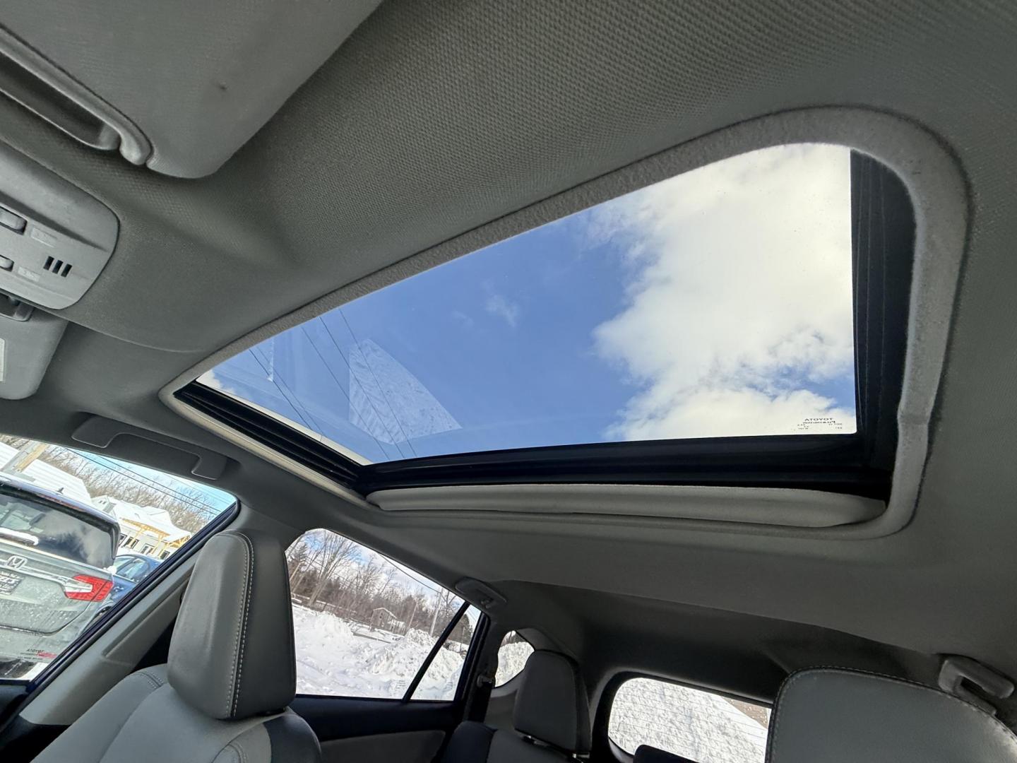 2014 Blue /Gray Toyota RAV4 Limited AWD (2T3DFREV2EW) with an 2.5L I4 DOHC 16V engine, Automatic transmission, located at 11115 Chardon Rd. , Chardon, OH, 44024, (440) 214-9705, 41.580246, -81.241943 - 2014 Toyota RAV4 Limited AWD – Sophisticated Comfort, Modern Safety, and Proven Reliability Experience the perfect mix of luxury, efficiency, and all-weather capability with this 2014 Toyota RAV4 Limited AWD. Powered by a fuel-efficient 2.5L I4 engine paired with a smooth 6-speed automatic tran - Photo#15