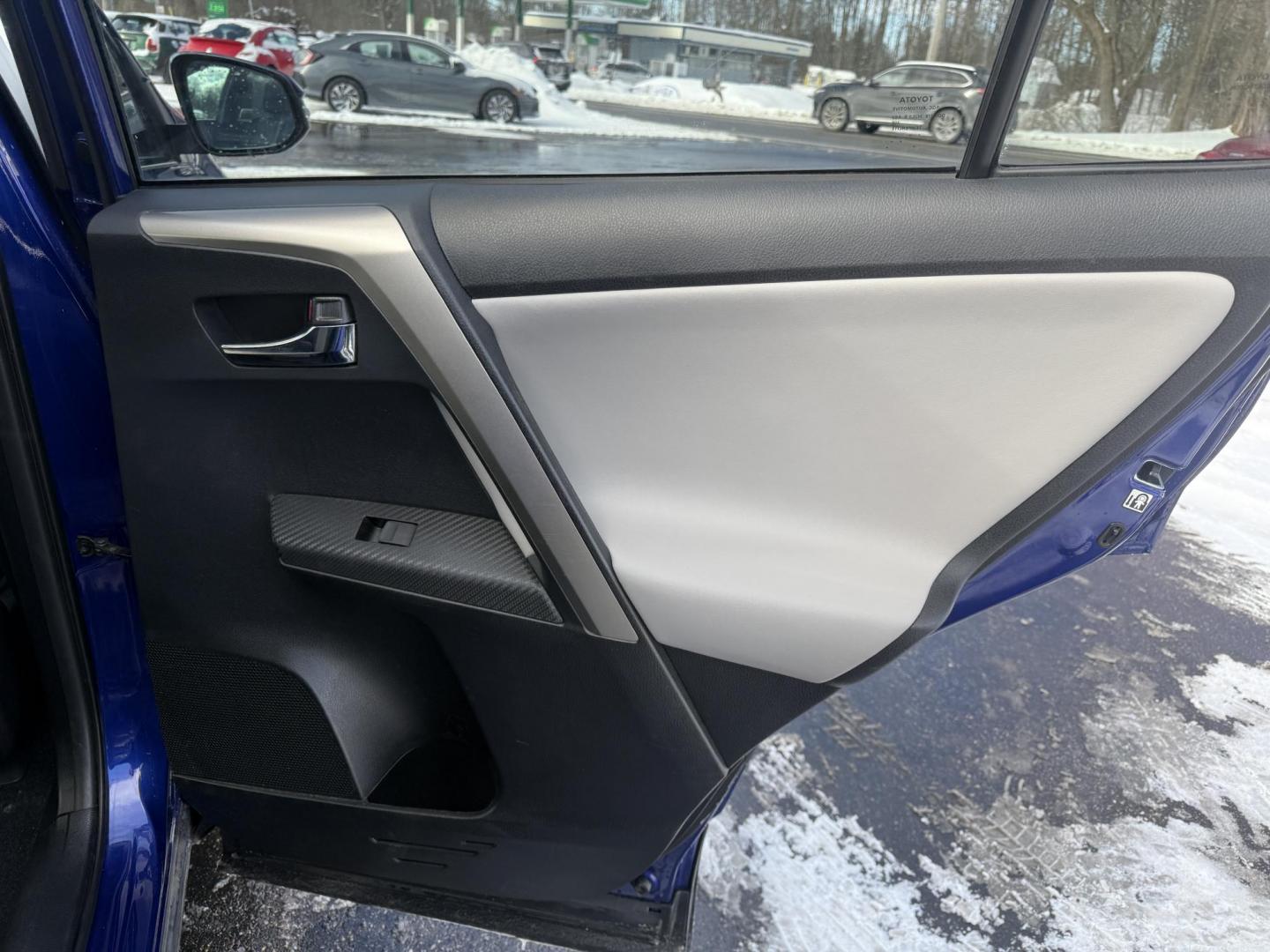 2014 Blue /Gray Toyota RAV4 Limited AWD (2T3DFREV2EW) with an 2.5L I4 DOHC 16V engine, Automatic transmission, located at 11115 Chardon Rd. , Chardon, OH, 44024, (440) 214-9705, 41.580246, -81.241943 - 2014 Toyota RAV4 Limited AWD – Sophisticated Comfort, Modern Safety, and Proven Reliability Experience the perfect mix of luxury, efficiency, and all-weather capability with this 2014 Toyota RAV4 Limited AWD. Powered by a fuel-efficient 2.5L I4 engine paired with a smooth 6-speed automatic tran - Photo#40