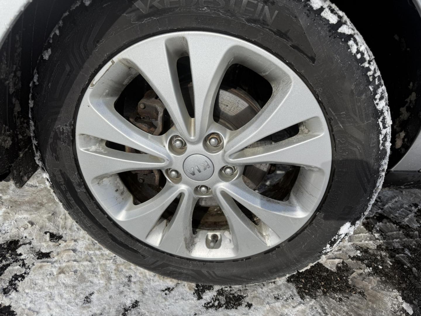 2017 Silver /Black Kia Soul (KNDJN2A23H7) with an 1.6L I4 DOHC 16V engine, 6 Speed Manual transmission, located at 11115 Chardon Rd. , Chardon, OH, 44024, (440) 214-9705, 41.580246, -81.241943 - Photo#23