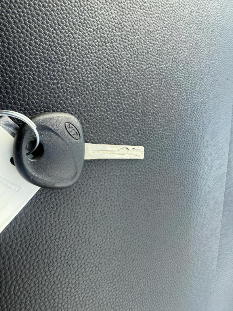 2017 Silver /Black Kia Soul (KNDJN2A23H7) with an 1.6L I4 DOHC 16V engine, 6 Speed Manual transmission, located at 11115 Chardon Rd. , Chardon, OH, 44024, (440) 214-9705, 41.580246, -81.241943 - Photo#38