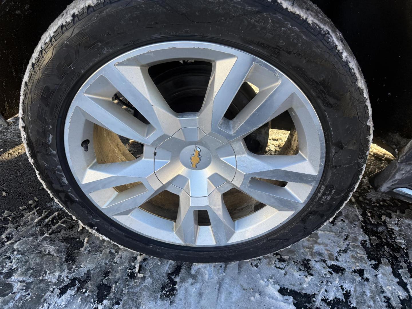 2018 Gray /Black Chevrolet Suburban Premier 4WD (1GNSKJKCXJR) with an 5.3L V8 OHV 16V engine, Automatic transmission, located at 547 E. Main St., Orwell, OH, 44076, (440) 437-5893, 41.535435, -80.847855 - 2018 Chevrolet Suburban Premier – Full-Size Luxury, Family Versatility, and Advanced Safety Travel in first-class comfort and confidence with this 2018 Chevrolet Suburban Premier. Powered by a robust 5.3L EcoTec3 V8 engine paired with a smooth 6-speed automatic transmission, 3.42 gearing, and a - Photo#30