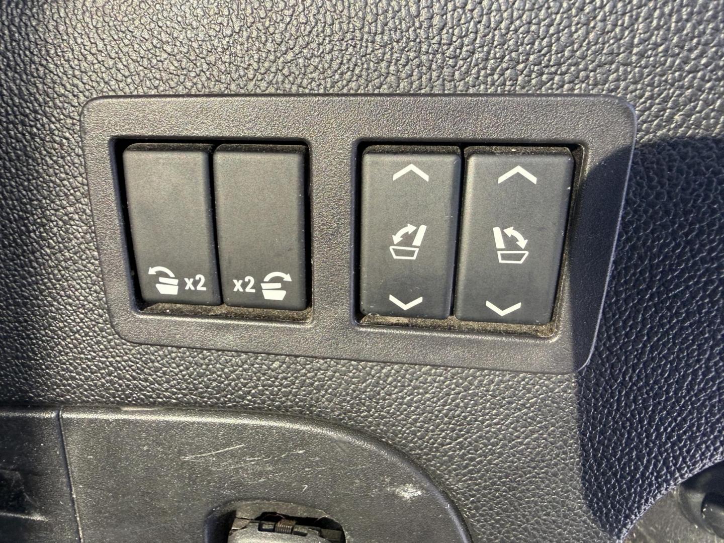 2018 Gray /Black Chevrolet Suburban Premier 4WD (1GNSKJKCXJR) with an 5.3L V8 OHV 16V engine, Automatic transmission, located at 547 E. Main St., Orwell, OH, 44076, (440) 437-5893, 41.535435, -80.847855 - 2018 Chevrolet Suburban Premier – Full-Size Luxury, Family Versatility, and Advanced Safety Travel in first-class comfort and confidence with this 2018 Chevrolet Suburban Premier. Powered by a robust 5.3L EcoTec3 V8 engine paired with a smooth 6-speed automatic transmission, 3.42 gearing, and a - Photo#49