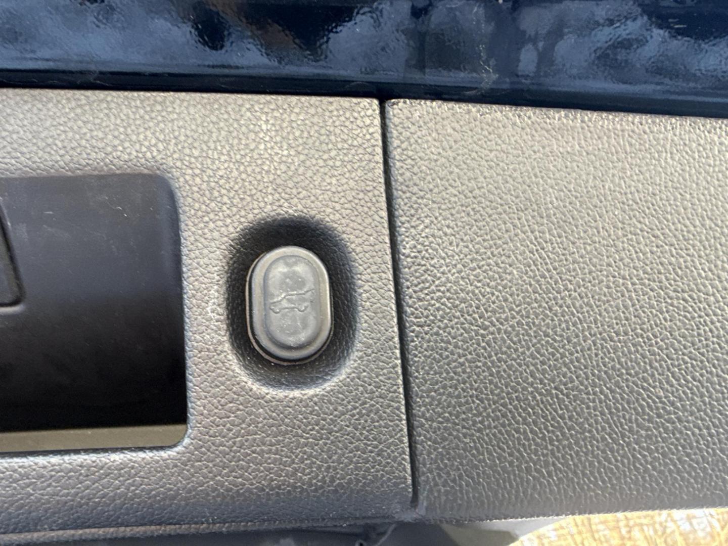 2018 Black /Black Cadillac Escalade ESV Luxury 4WD (1GYS4HKJ5JR) with an 6.2L V8 OHV 16V engine, Automatic transmission, located at 11115 Chardon Rd. , Chardon, OH, 44024, (440) 214-9705, 41.580246, -81.241943 - 2018 Cadillac Escalade Luxury ESV 4WD – Bold Power, Refined Luxury, and Advanced Safety Command the road in style with this 2018 Cadillac Escalade Luxury ESV 4WD. Beneath its iconic exterior lies a formidable 6.2L V8 engine paired with a 10-speed automatic transmission, delivering 420 HP and 46 - Photo#48