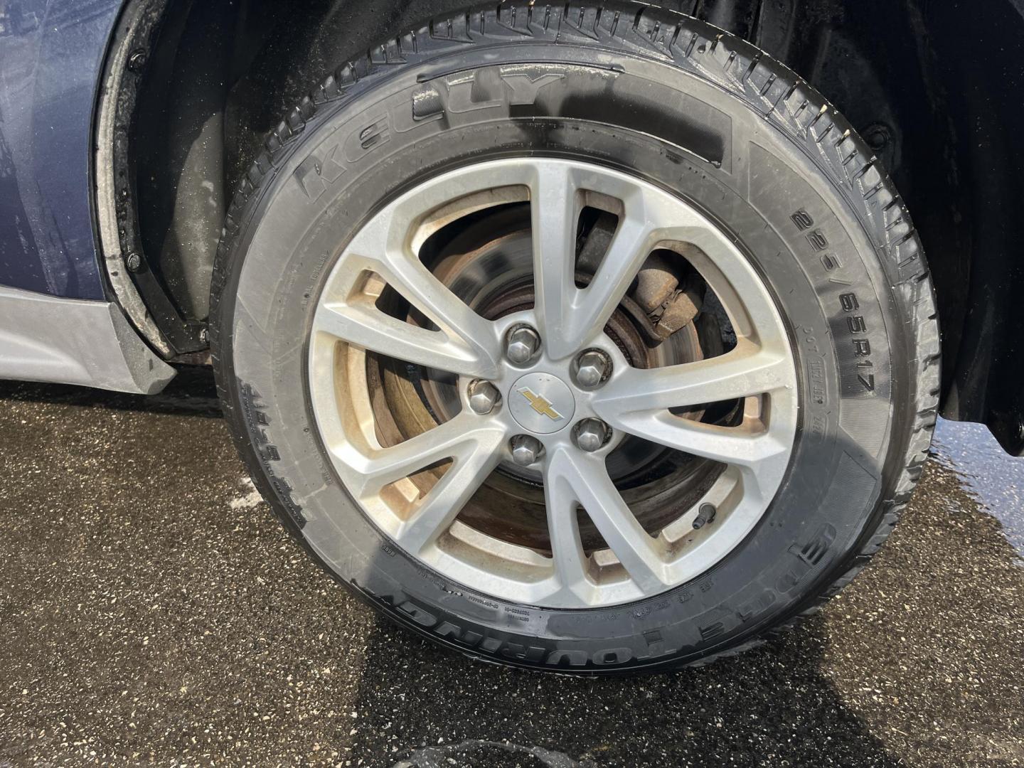 2017 Blue /Black Chevrolet Equinox LT AWD (2GNFLFEK3H6) with an 2.4L I4 DOHC 16V engine, Automatic transmission, located at 11115 Chardon Rd. , Chardon, OH, 44024, (440) 214-9705, 41.580246, -81.241943 - 2017 Chevrolet Equinox LT AWD – Efficient, Comfortable, and Loaded with Modern Features Discover versatility and comfort in this 2017 Chevrolet Equinox LT AWD. Powered by a reliable 2.4L EcoTec I4 engine paired with a smooth 6-speed automatic transmission, this SUV delivers impressive fuel effi - Photo#8