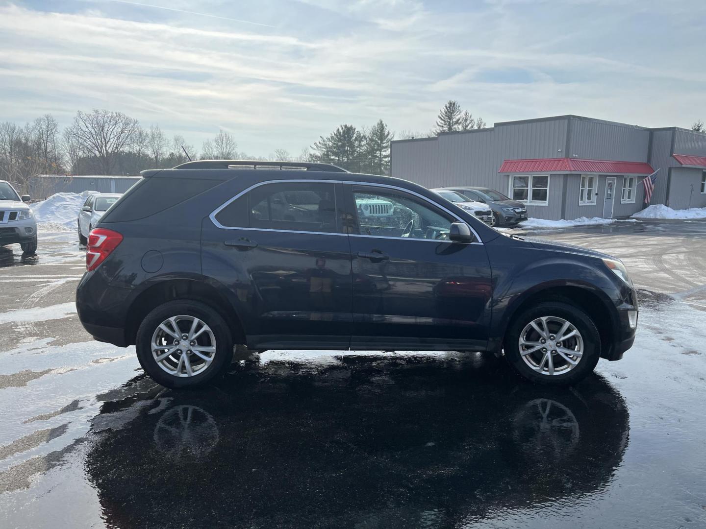 2017 Blue /Black Chevrolet Equinox LT AWD (2GNFLFEK3H6) with an 2.4L I4 DOHC 16V engine, Automatic transmission, located at 11115 Chardon Rd. , Chardon, OH, 44024, (440) 214-9705, 41.580246, -81.241943 - 2017 Chevrolet Equinox LT AWD – Efficient, Comfortable, and Loaded with Modern Features Discover versatility and comfort in this 2017 Chevrolet Equinox LT AWD. Powered by a reliable 2.4L EcoTec I4 engine paired with a smooth 6-speed automatic transmission, this SUV delivers impressive fuel effi - Photo#5