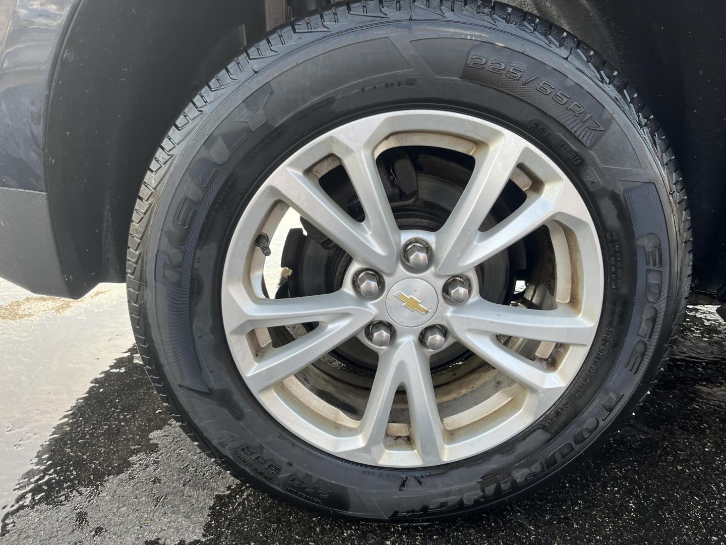 2017 Blue /Black Chevrolet Equinox LT AWD (2GNFLFEK3H6) with an 2.4L I4 DOHC 16V engine, Automatic transmission, located at 11115 Chardon Rd. , Chardon, OH, 44024, (440) 214-9705, 41.580246, -81.241943 - 2017 Chevrolet Equinox LT AWD – Efficient, Comfortable, and Loaded with Modern Features Discover versatility and comfort in this 2017 Chevrolet Equinox LT AWD. Powered by a reliable 2.4L EcoTec I4 engine paired with a smooth 6-speed automatic transmission, this SUV delivers impressive fuel effi - Photo#11