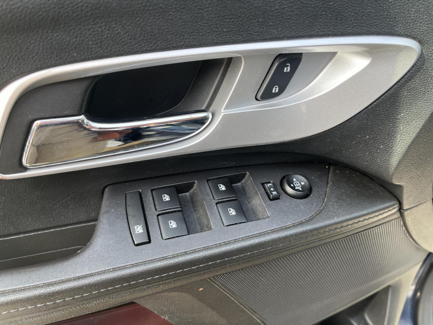 2017 Blue /Black Chevrolet Equinox LT AWD (2GNFLFEK3H6) with an 2.4L I4 DOHC 16V engine, Automatic transmission, located at 11115 Chardon Rd. , Chardon, OH, 44024, (440) 214-9705, 41.580246, -81.241943 - 2017 Chevrolet Equinox LT AWD – Efficient, Comfortable, and Loaded with Modern Features Discover versatility and comfort in this 2017 Chevrolet Equinox LT AWD. Powered by a reliable 2.4L EcoTec I4 engine paired with a smooth 6-speed automatic transmission, this SUV delivers impressive fuel effi - Photo#17