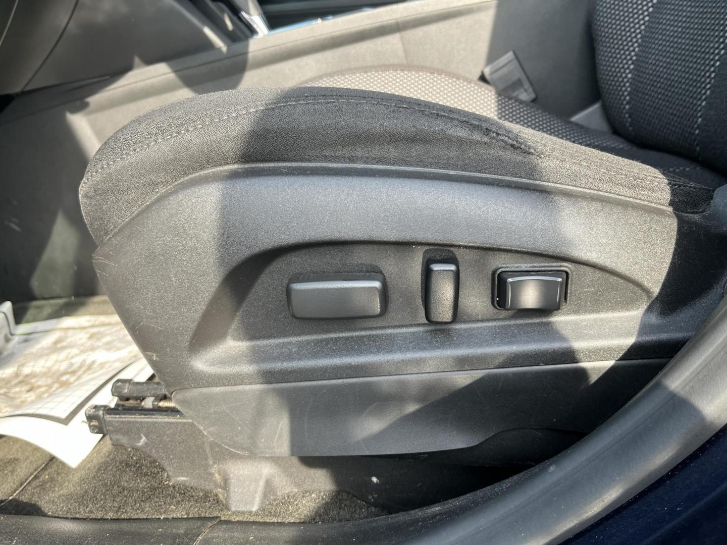 2017 Blue /Black Chevrolet Equinox LT AWD (2GNFLFEK3H6) with an 2.4L I4 DOHC 16V engine, Automatic transmission, located at 11115 Chardon Rd. , Chardon, OH, 44024, (440) 214-9705, 41.580246, -81.241943 - 2017 Chevrolet Equinox LT AWD – Efficient, Comfortable, and Loaded with Modern Features Discover versatility and comfort in this 2017 Chevrolet Equinox LT AWD. Powered by a reliable 2.4L EcoTec I4 engine paired with a smooth 6-speed automatic transmission, this SUV delivers impressive fuel effi - Photo#19