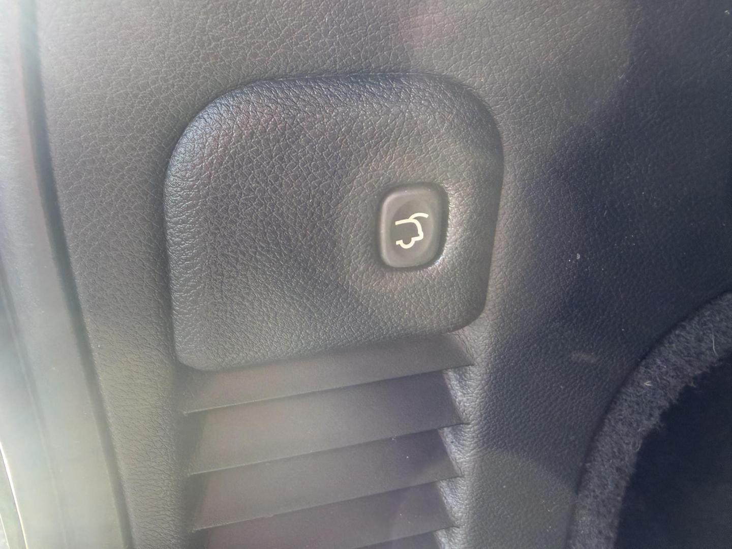 2020 Green /Black Jeep Grand Cherokee Trailhawk 4WD (1C4RJFLT2LC) with an 5.7L V8 OHV 16V engine, Automatic transmission, located at 11115 Chardon Rd. , Chardon, OH, 44024, (440) 214-9705, 41.580246, -81.241943 - This 2020 Jeep Grand Cherokee Trailhawk is a BEAST ready to dominate the road – built tough, loaded with luxury, and absolutely packed with premium features! Under the hood roars a powerful 5.7L HEMI V8 paired with an 8-speed automatic transmission and the legendary Quadra-Drive II 4WD system wit - Photo#48