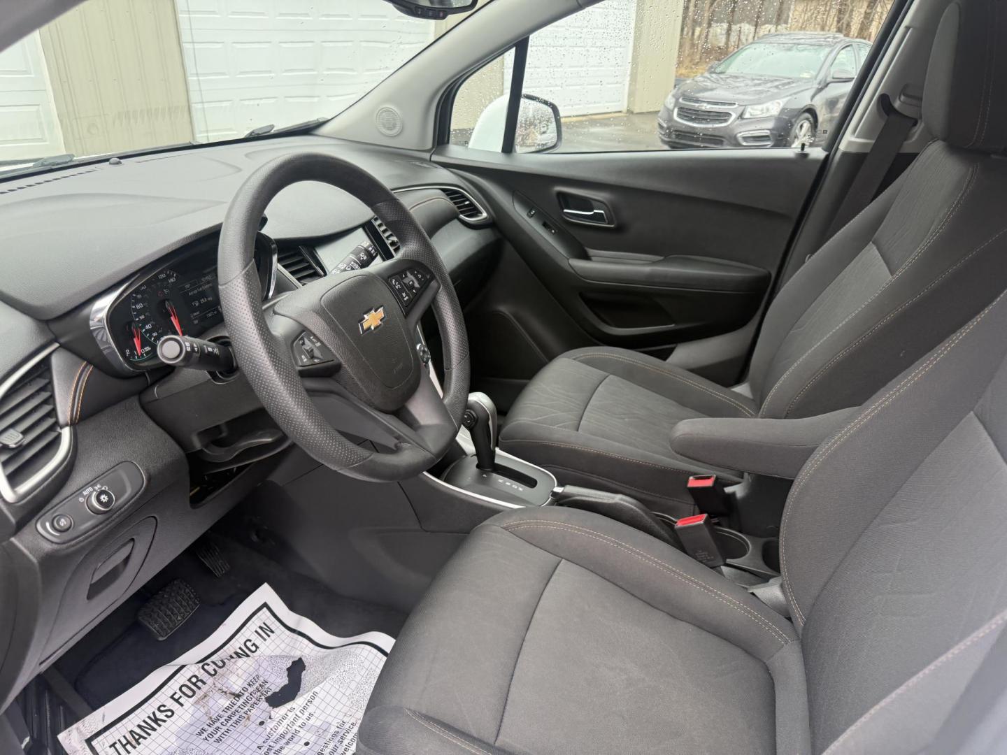 2017 White /Black Chevrolet Trax LT AWD (3GNCJPSB7HL) with an 1.4L I4 DOHC 16V TURBO engine, Automatic transmission, located at 547 E. Main St., Orwell, OH, 44076, (440) 437-5893, 41.535435, -80.847855 - 2017 Chevrolet Trax LT AWD – Turbo Fun, All-Weather Grip, and Loaded with Everyday Winners! This zippy 2017 Chevrolet Trax LT AWD is the perfect compact crossover that punches way above its weight! Powered by a lively 1.4L Turbocharged EcoTec I4 engine paired with a smooth 6-speed automatic trans - Photo#7