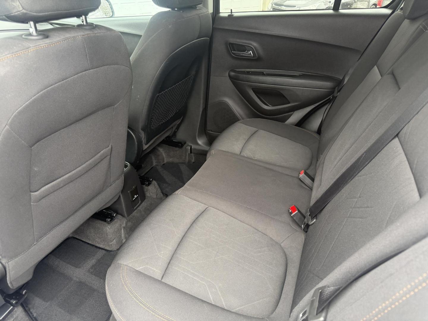 2017 White /Black Chevrolet Trax LT AWD (3GNCJPSB7HL) with an 1.4L I4 DOHC 16V TURBO engine, Automatic transmission, located at 547 E. Main St., Orwell, OH, 44076, (440) 437-5893, 41.535435, -80.847855 - 2017 Chevrolet Trax LT AWD – Turbo Fun, All-Weather Grip, and Loaded with Everyday Winners! This zippy 2017 Chevrolet Trax LT AWD is the perfect compact crossover that punches way above its weight! Powered by a lively 1.4L Turbocharged EcoTec I4 engine paired with a smooth 6-speed automatic trans - Photo#17