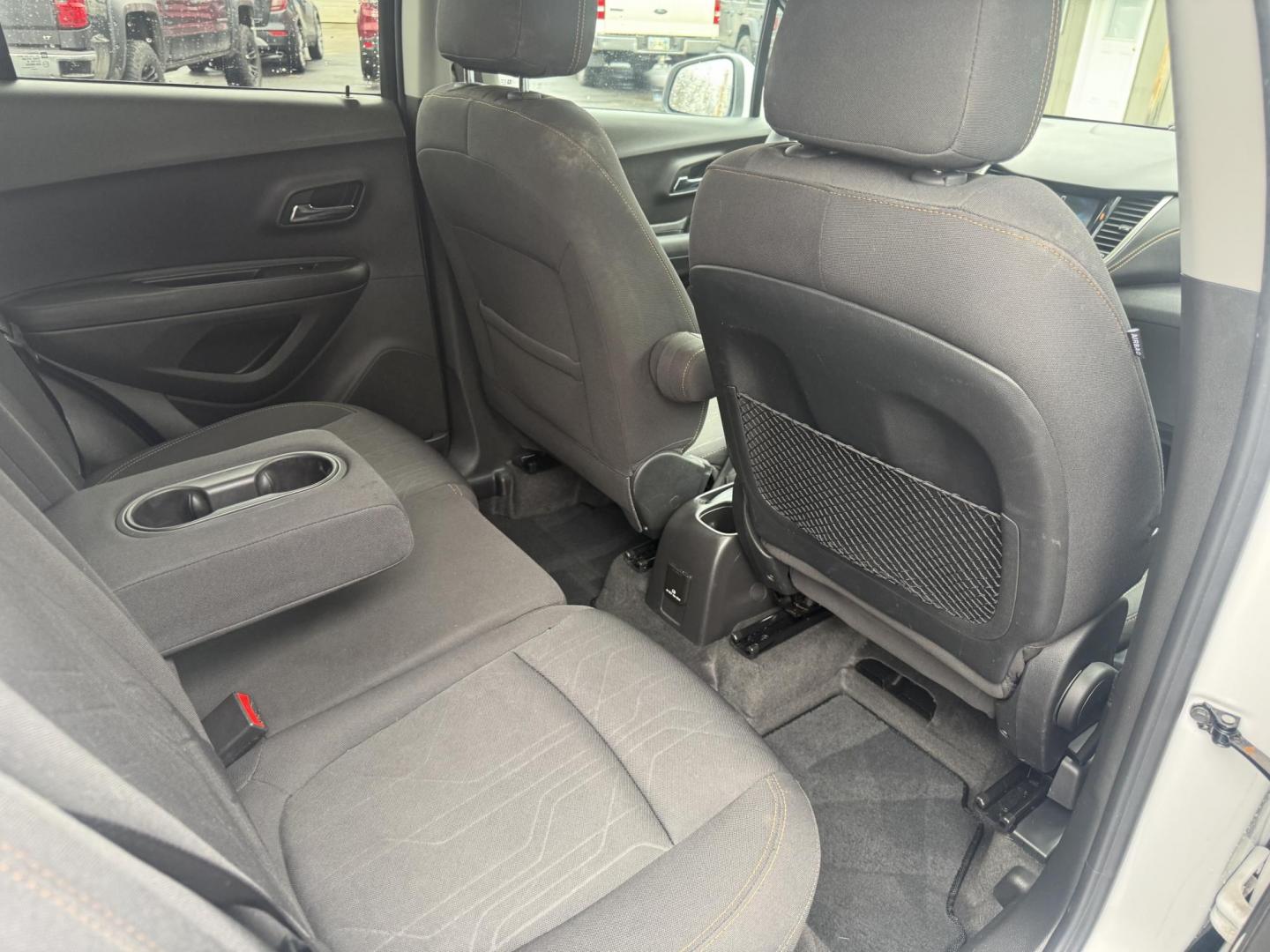 2017 White /Black Chevrolet Trax LT AWD (3GNCJPSB7HL) with an 1.4L I4 DOHC 16V TURBO engine, Automatic transmission, located at 547 E. Main St., Orwell, OH, 44076, (440) 437-5893, 41.535435, -80.847855 - 2017 Chevrolet Trax LT AWD – Turbo Fun, All-Weather Grip, and Loaded with Everyday Winners! This zippy 2017 Chevrolet Trax LT AWD is the perfect compact crossover that punches way above its weight! Powered by a lively 1.4L Turbocharged EcoTec I4 engine paired with a smooth 6-speed automatic trans - Photo#36