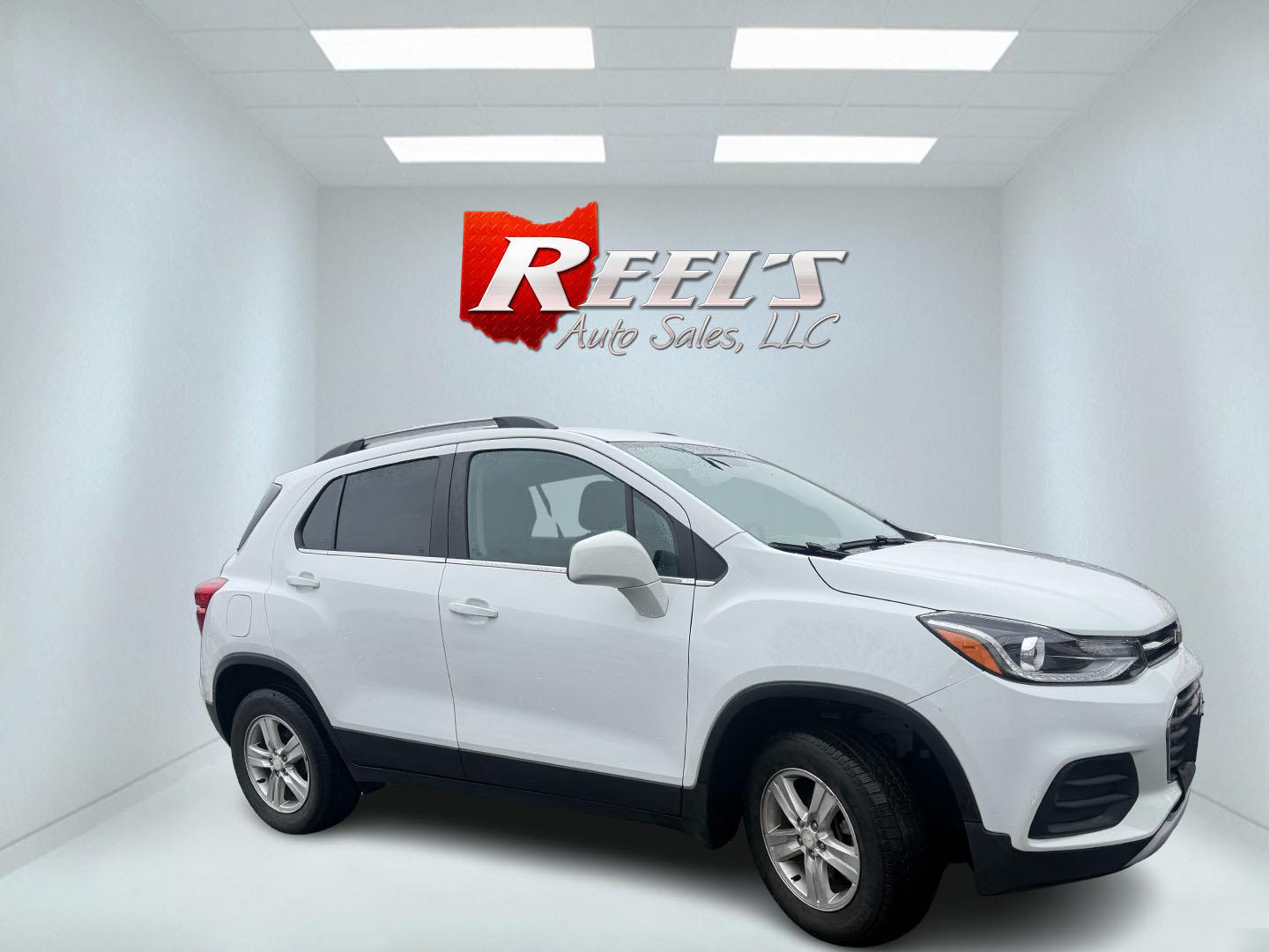 2017 White /Black Chevrolet Trax LT AWD (3GNCJPSB7HL) with an 1.4L I4 DOHC 16V TURBO engine, Automatic transmission, located at 547 E. Main St., Orwell, OH, 44076, (440) 437-5893, 41.535435, -80.847855 - 2017 Chevrolet Trax LT AWD – Turbo Fun, All-Weather Grip, and Loaded with Everyday Winners! This zippy 2017 Chevrolet Trax LT AWD is the perfect compact crossover that punches way above its weight! Powered by a lively 1.4L Turbocharged EcoTec I4 engine paired with a smooth 6-speed automatic trans - Photo#3