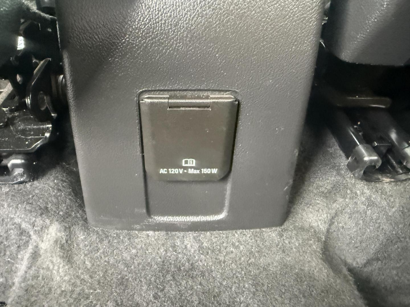 2017 White /Black Chevrolet Trax LT AWD (3GNCJPSB7HL) with an 1.4L I4 DOHC 16V TURBO engine, Automatic transmission, located at 547 E. Main St., Orwell, OH, 44076, (440) 437-5893, 41.535435, -80.847855 - 2017 Chevrolet Trax LT AWD – Turbo Fun, All-Weather Grip, and Loaded with Everyday Winners! This zippy 2017 Chevrolet Trax LT AWD is the perfect compact crossover that punches way above its weight! Powered by a lively 1.4L Turbocharged EcoTec I4 engine paired with a smooth 6-speed automatic trans - Photo#21