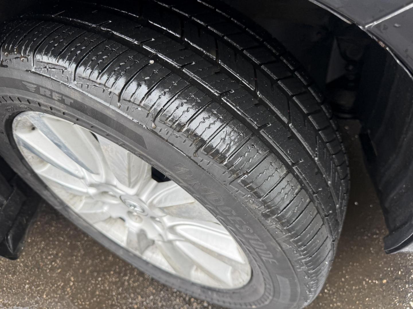 2017 Black /Gray Toyota Sienna XLE 7-Passenger AWD (5TDDZ3DC6HS) with an 3.5L V6 EFI DOHC 24V engine, Automatic transmission, located at 547 E. Main St., Orwell, OH, 44076, (440) 437-5893, 41.535435, -80.847855 - 2017 Toyota Sienna XLE AWD – The Ultimate Family Adventure Van Loaded with Comfort & Confidence! This 2017 Toyota Sienna XLE AWD is the gold standard for family hauling – spacious, reliable, and packed with premium features that make every trip a breeze! Powered by the smooth, proven 3.5L D-4S - Photo#4