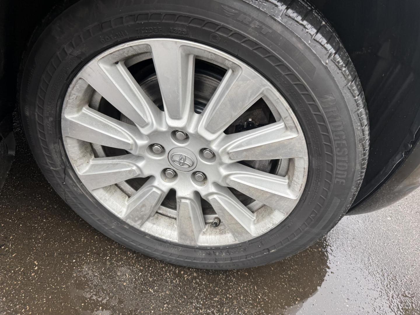 2017 Black /Gray Toyota Sienna XLE 7-Passenger AWD (5TDDZ3DC6HS) with an 3.5L V6 EFI DOHC 24V engine, Automatic transmission, located at 547 E. Main St., Orwell, OH, 44076, (440) 437-5893, 41.535435, -80.847855 - 2017 Toyota Sienna XLE AWD – The Ultimate Family Adventure Van Loaded with Comfort & Confidence! This 2017 Toyota Sienna XLE AWD is the gold standard for family hauling – spacious, reliable, and packed with premium features that make every trip a breeze! Powered by the smooth, proven 3.5L D-4S - Photo#5