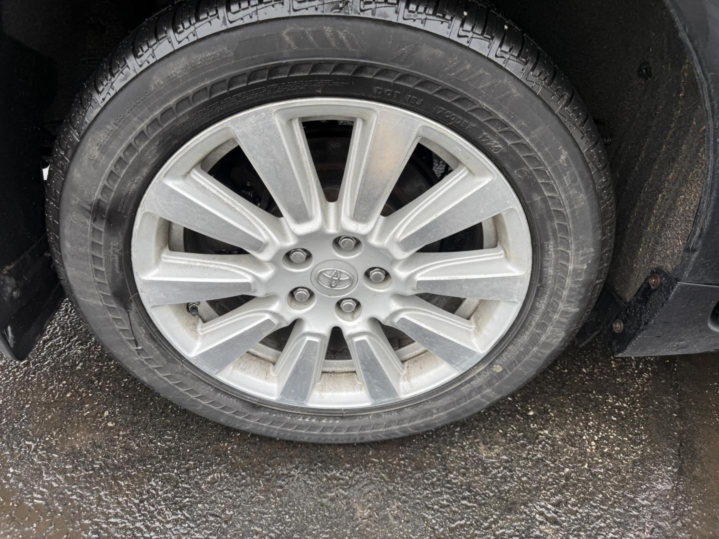 2017 Black /Gray Toyota Sienna XLE 7-Passenger AWD (5TDDZ3DC6HS) with an 3.5L V6 EFI DOHC 24V engine, Automatic transmission, located at 547 E. Main St., Orwell, OH, 44076, (440) 437-5893, 41.535435, -80.847855 - 2017 Toyota Sienna XLE AWD – The Ultimate Family Adventure Van Loaded with Comfort & Confidence! This 2017 Toyota Sienna XLE AWD is the gold standard for family hauling – spacious, reliable, and packed with premium features that make every trip a breeze! Powered by the smooth, proven 3.5L D-4S - Photo#27