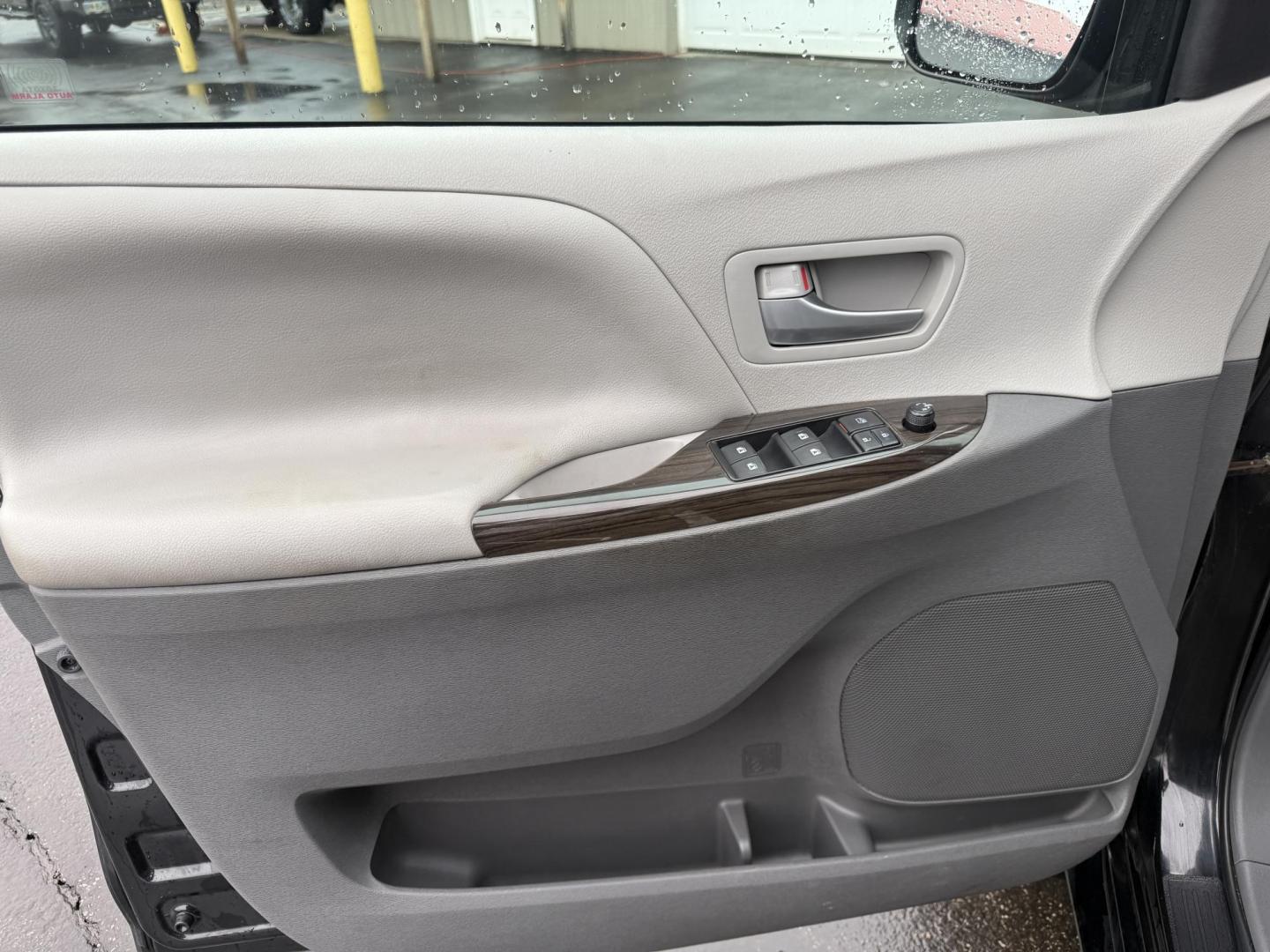 2017 Black /Gray Toyota Sienna XLE 7-Passenger AWD (5TDDZ3DC6HS) with an 3.5L V6 EFI DOHC 24V engine, Automatic transmission, located at 547 E. Main St., Orwell, OH, 44076, (440) 437-5893, 41.535435, -80.847855 - 2017 Toyota Sienna XLE AWD – The Ultimate Family Adventure Van Loaded with Comfort & Confidence! This 2017 Toyota Sienna XLE AWD is the gold standard for family hauling – spacious, reliable, and packed with premium features that make every trip a breeze! Powered by the smooth, proven 3.5L D-4S - Photo#35