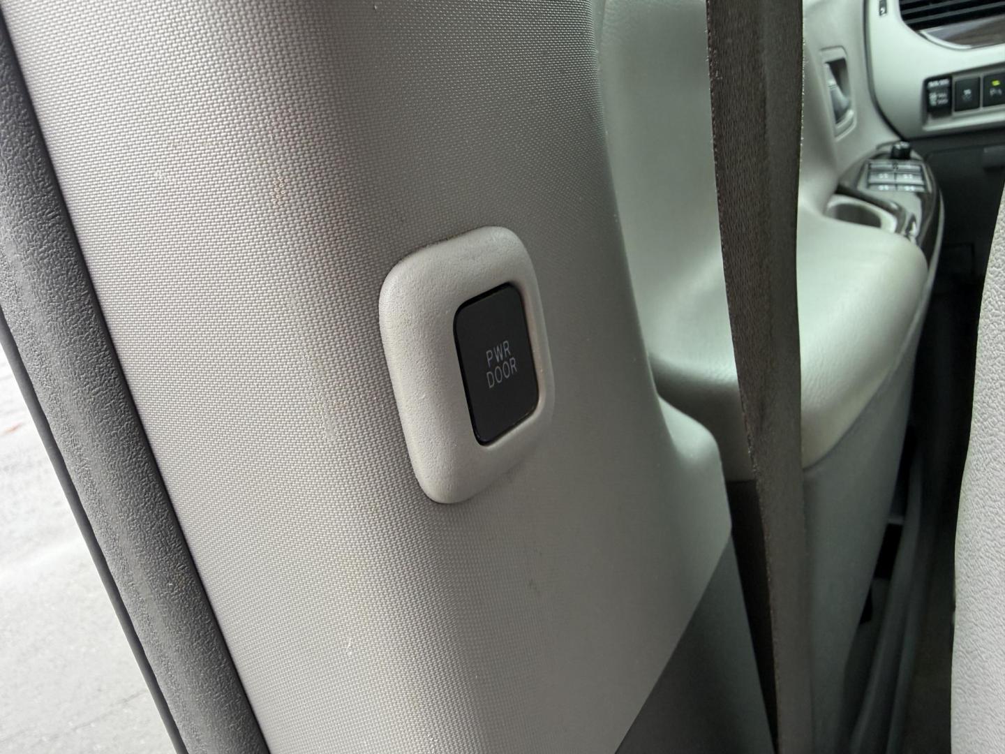 2017 Black /Gray Toyota Sienna XLE 7-Passenger AWD (5TDDZ3DC6HS) with an 3.5L V6 EFI DOHC 24V engine, Automatic transmission, located at 547 E. Main St., Orwell, OH, 44076, (440) 437-5893, 41.535435, -80.847855 - 2017 Toyota Sienna XLE AWD – The Ultimate Family Adventure Van Loaded with Comfort & Confidence! This 2017 Toyota Sienna XLE AWD is the gold standard for family hauling – spacious, reliable, and packed with premium features that make every trip a breeze! Powered by the smooth, proven 3.5L D-4S - Photo#40