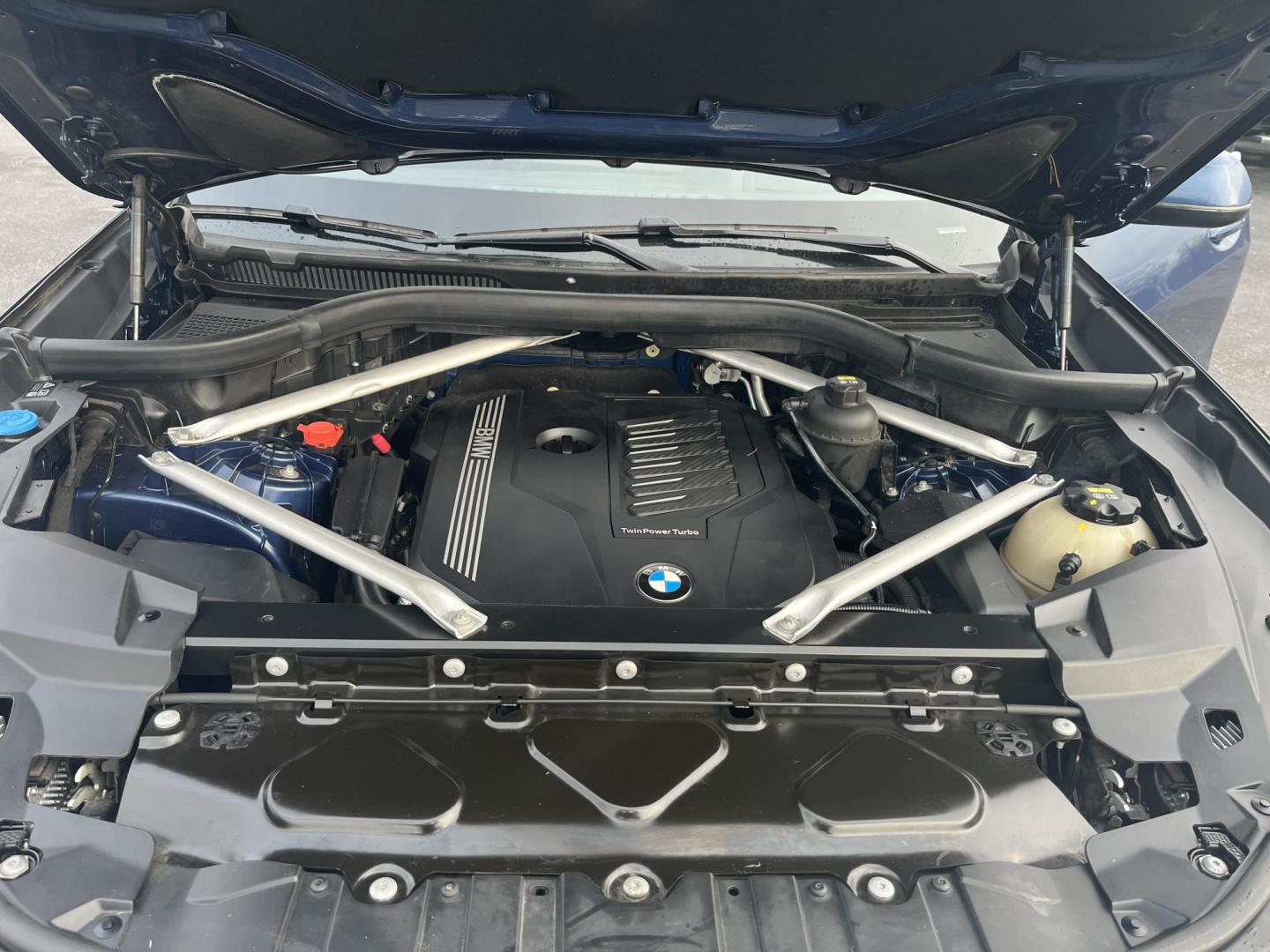 2020 Blue /Black BMW X5 xDrive40i (5UXCR6C06L9) with an 3.0L I6 DOHC 24V Turbo engine, Automatic transmission, located at 11115 Chardon Rd. , Chardon, OH, 44024, (440) 214-9705, 41.580246, -81.241943 - 2020 BMW X5 xDrive40i – Ultimate Luxury SUV with Thrilling Performance and Loaded Premium Features! This breathtaking 2020 BMW X5 xDrive40i is pure driving exhilaration wrapped in world-class luxury! The silky-smooth 3.0L Turbocharged I6 engine unleashes effortless power through an ultra-responsi - Photo#13