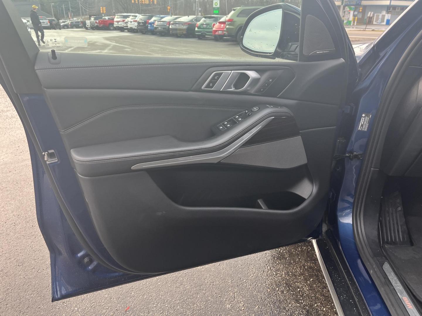 2020 Blue /Black BMW X5 xDrive40i (5UXCR6C06L9) with an 3.0L I6 DOHC 24V Turbo engine, Automatic transmission, located at 11115 Chardon Rd. , Chardon, OH, 44024, (440) 214-9705, 41.580246, -81.241943 - 2020 BMW X5 xDrive40i – Ultimate Luxury SUV with Thrilling Performance and Loaded Premium Features! This breathtaking 2020 BMW X5 xDrive40i is pure driving exhilaration wrapped in world-class luxury! The silky-smooth 3.0L Turbocharged I6 engine unleashes effortless power through an ultra-responsi - Photo#17