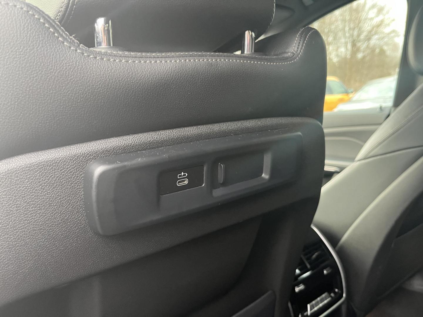 2020 Blue /Black BMW X5 xDrive40i (5UXCR6C06L9) with an 3.0L I6 DOHC 24V Turbo engine, Automatic transmission, located at 11115 Chardon Rd. , Chardon, OH, 44024, (440) 214-9705, 41.580246, -81.241943 - 2020 BMW X5 xDrive40i – Ultimate Luxury SUV with Thrilling Performance and Loaded Premium Features! This breathtaking 2020 BMW X5 xDrive40i is pure driving exhilaration wrapped in world-class luxury! The silky-smooth 3.0L Turbocharged I6 engine unleashes effortless power through an ultra-responsi - Photo#33