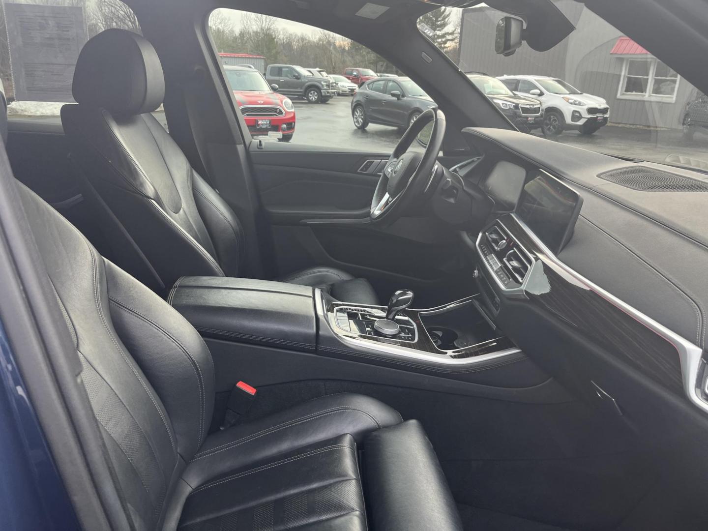 2020 Blue /Black BMW X5 xDrive40i (5UXCR6C06L9) with an 3.0L I6 DOHC 24V Turbo engine, Automatic transmission, located at 11115 Chardon Rd. , Chardon, OH, 44024, (440) 214-9705, 41.580246, -81.241943 - 2020 BMW X5 xDrive40i – Ultimate Luxury SUV with Thrilling Performance and Loaded Premium Features! This breathtaking 2020 BMW X5 xDrive40i is pure driving exhilaration wrapped in world-class luxury! The silky-smooth 3.0L Turbocharged I6 engine unleashes effortless power through an ultra-responsi - Photo#37