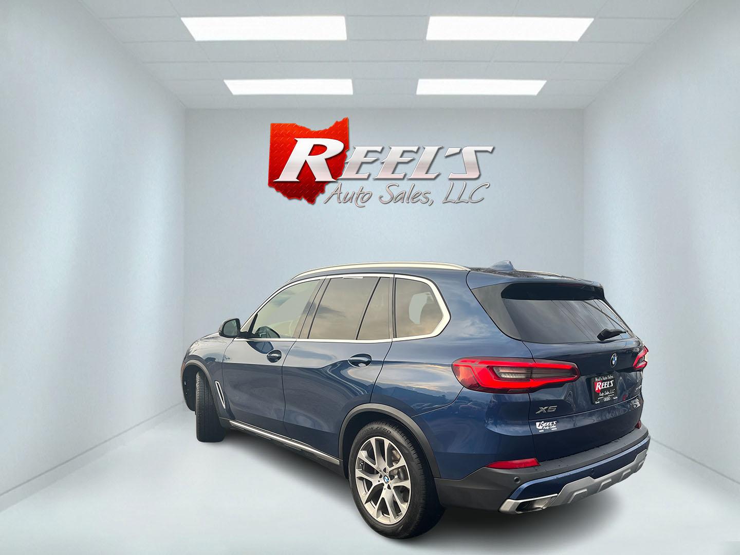 2020 Blue /Black BMW X5 xDrive40i (5UXCR6C06L9) with an 3.0L I6 DOHC 24V Turbo engine, Automatic transmission, located at 11115 Chardon Rd. , Chardon, OH, 44024, (440) 214-9705, 41.580246, -81.241943 - 2020 BMW X5 xDrive40i – Ultimate Luxury SUV with Thrilling Performance and Loaded Premium Features! This breathtaking 2020 BMW X5 xDrive40i is pure driving exhilaration wrapped in world-class luxury! The silky-smooth 3.0L Turbocharged I6 engine unleashes effortless power through an ultra-responsi - Photo#10