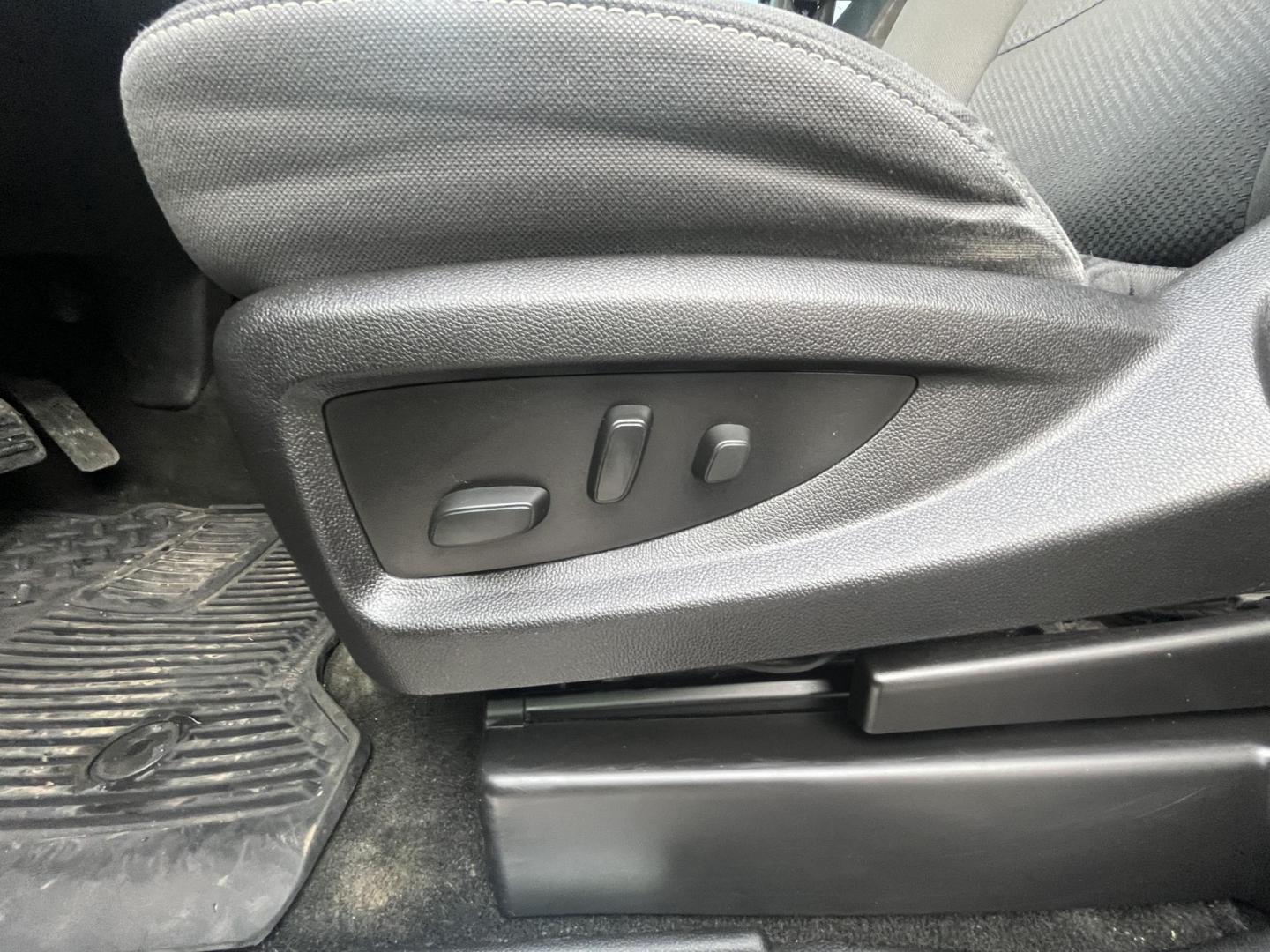 2018 Black /Black Chevrolet Silverado 1500 LT Z71 Double Cab 4WD (1GCVKREC9JZ) with an 5.3L V8 OHV 16V engine, Automatic transmission, located at 11115 Chardon Rd. , Chardon, OH, 44024, (440) 214-9705, 41.580246, -81.241943 - 2018 Chevrolet Silverado LT Z71 Double Cab 4WD – Built Tough, Ready to Tow, and Loaded with Off-Road Attitude! This beast of a 2018 Chevrolet Silverado LT Z71 Double Cab 4WD is primed for work, play, and everything in between! The powerful 5.3L EcoTec3 V8 engine roars through a smooth transmissio - Photo#19