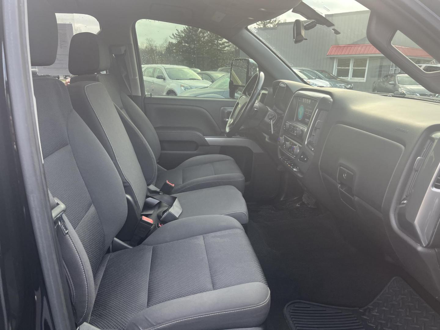 2018 Black /Black Chevrolet Silverado 1500 LT Z71 Double Cab 4WD (1GCVKREC9JZ) with an 5.3L V8 OHV 16V engine, Automatic transmission, located at 11115 Chardon Rd. , Chardon, OH, 44024, (440) 214-9705, 41.580246, -81.241943 - 2018 Chevrolet Silverado LT Z71 Double Cab 4WD – Built Tough, Ready to Tow, and Loaded with Off-Road Attitude! This beast of a 2018 Chevrolet Silverado LT Z71 Double Cab 4WD is primed for work, play, and everything in between! The powerful 5.3L EcoTec3 V8 engine roars through a smooth transmissio - Photo#31