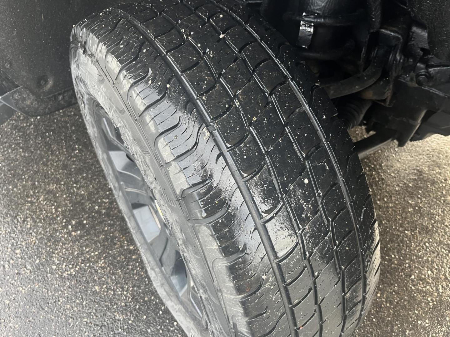 2018 Black /Black Chevrolet Silverado 1500 LT Z71 Double Cab 4WD (1GCVKREC9JZ) with an 5.3L V8 OHV 16V engine, Automatic transmission, located at 11115 Chardon Rd. , Chardon, OH, 44024, (440) 214-9705, 41.580246, -81.241943 - 2018 Chevrolet Silverado LT Z71 Double Cab 4WD – Built Tough, Ready to Tow, and Loaded with Off-Road Attitude! This beast of a 2018 Chevrolet Silverado LT Z71 Double Cab 4WD is primed for work, play, and everything in between! The powerful 5.3L EcoTec3 V8 engine roars through a smooth transmissio - Photo#3