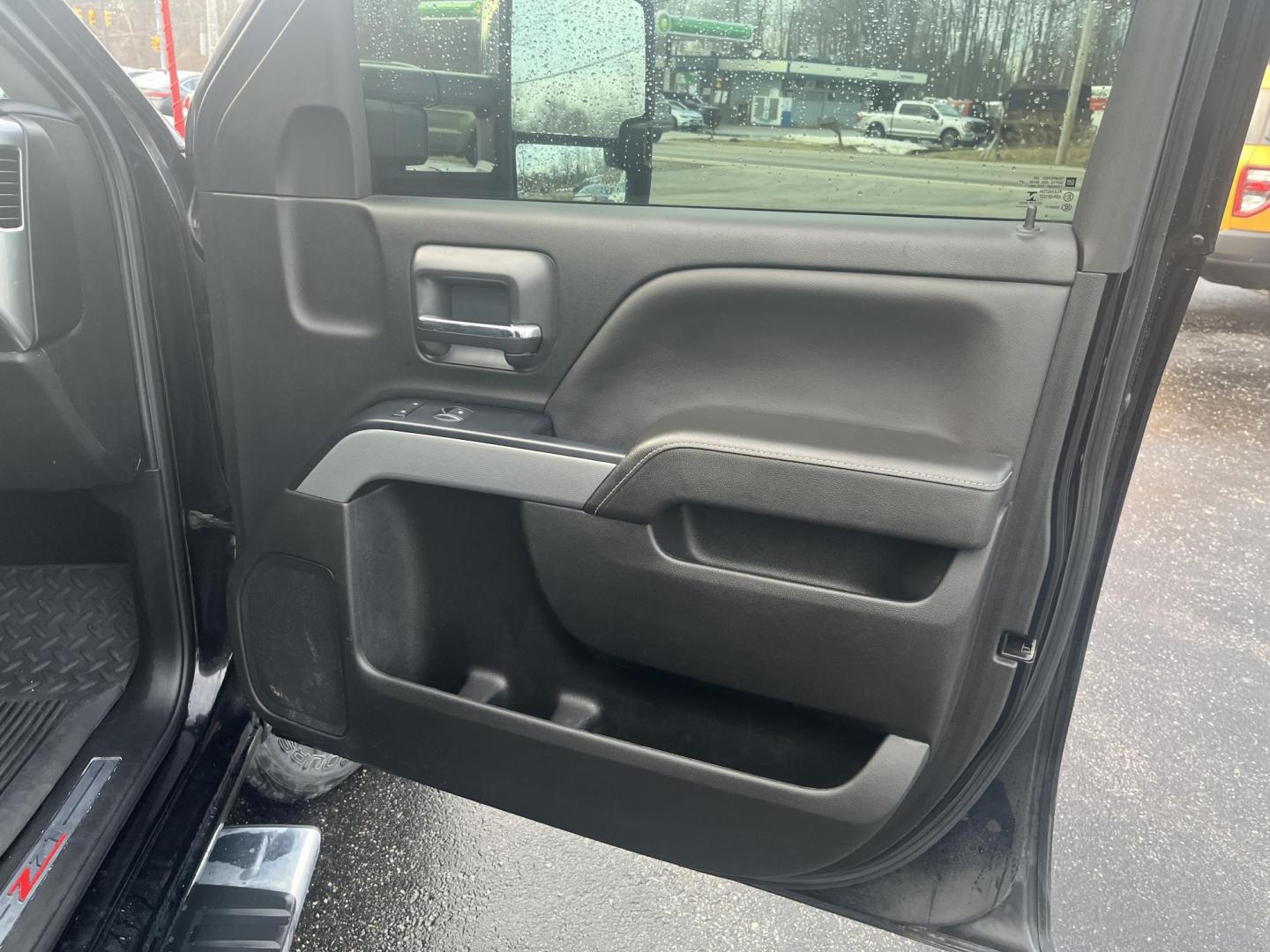 2018 Black /Black Chevrolet Silverado 1500 LT Z71 Double Cab 4WD (1GCVKREC9JZ) with an 5.3L V8 OHV 16V engine, Automatic transmission, located at 11115 Chardon Rd. , Chardon, OH, 44024, (440) 214-9705, 41.580246, -81.241943 - 2018 Chevrolet Silverado LT Z71 Double Cab 4WD – Built Tough, Ready to Tow, and Loaded with Off-Road Attitude! This beast of a 2018 Chevrolet Silverado LT Z71 Double Cab 4WD is primed for work, play, and everything in between! The powerful 5.3L EcoTec3 V8 engine roars through a smooth transmissio - Photo#30