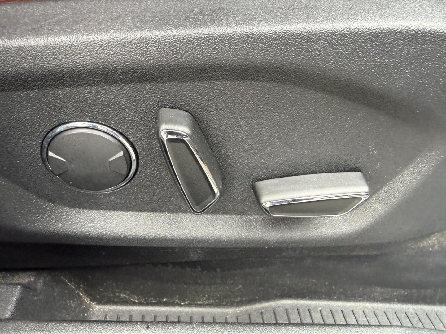 2019 Gray Ford Edge Titanium AWD (2FMPK4K99KB) with an 2.0L L4 DOHC 16V Turbo engine, Automatic transmission, located at 547 E. Main St., Orwell, OH, 44076, (440) 437-5893, 41.535435, -80.847855 - 2019 Ford Edge Titanium AWD – Top-Tier Luxury, Turbo Thrills, and Every Premium Feature You Crave! This 2019 Ford Edge Titanium AWD is loaded to the gills and ready to elevate every drive! The responsive 2.0L Turbocharged EcoBoost I4 engine teams up with a slick 8-speed automatic transmission and - Photo#50