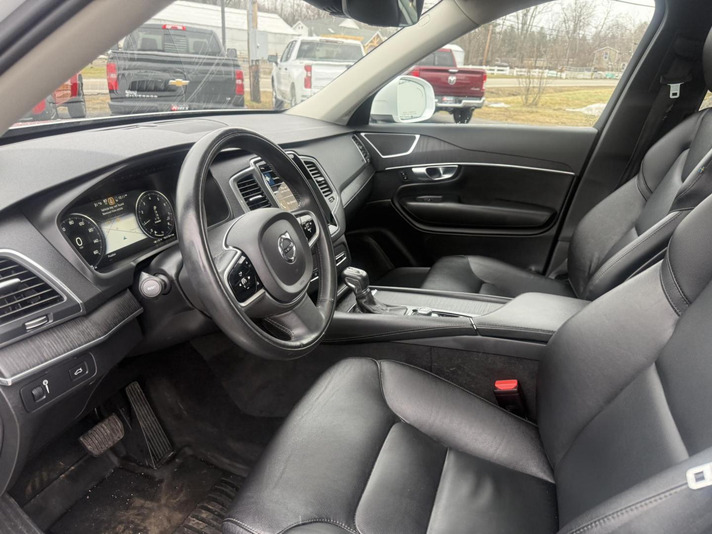 2020 White /Black Volvo XC90 T5 Momentum (YV4102PK7L1) with an 2.0L I4 DOHC 16V Turbo engine, Automatic transmission, located at 11115 Chardon Rd. , Chardon, OH, 44024, (440) 214-9705, 41.580246, -81.241943 - 2020 Volvo XC90 T5 AWD Momentum – Scandinavian Luxury, Top Safety, and Family-Ready Sophistication! This stunning 2020 Volvo XC90 T5 Momentum AWD is the pinnacle of safe, upscale driving! Powered by a refined 2.0L Turbocharged I4 engine with a silky 8-speed automatic transmission and intelligent - Photo#7