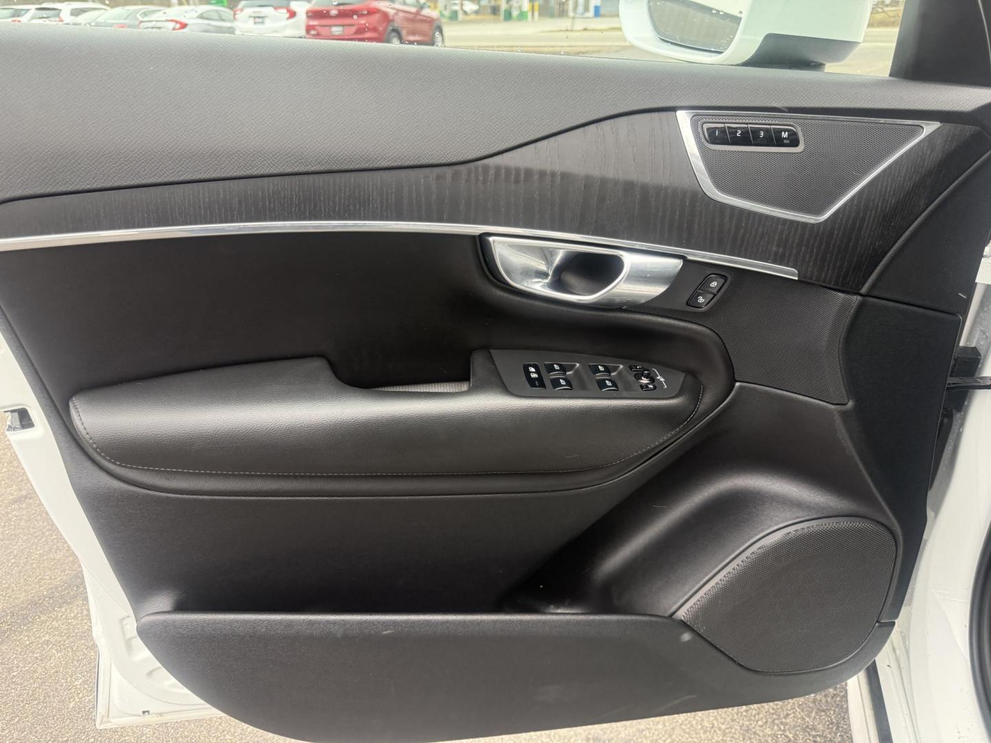 2020 White /Black Volvo XC90 T5 Momentum (YV4102PK7L1) with an 2.0L I4 DOHC 16V Turbo engine, Automatic transmission, located at 11115 Chardon Rd. , Chardon, OH, 44024, (440) 214-9705, 41.580246, -81.241943 - 2020 Volvo XC90 T5 AWD Momentum – Scandinavian Luxury, Top Safety, and Family-Ready Sophistication! This stunning 2020 Volvo XC90 T5 Momentum AWD is the pinnacle of safe, upscale driving! Powered by a refined 2.0L Turbocharged I4 engine with a silky 8-speed automatic transmission and intelligent - Photo#45