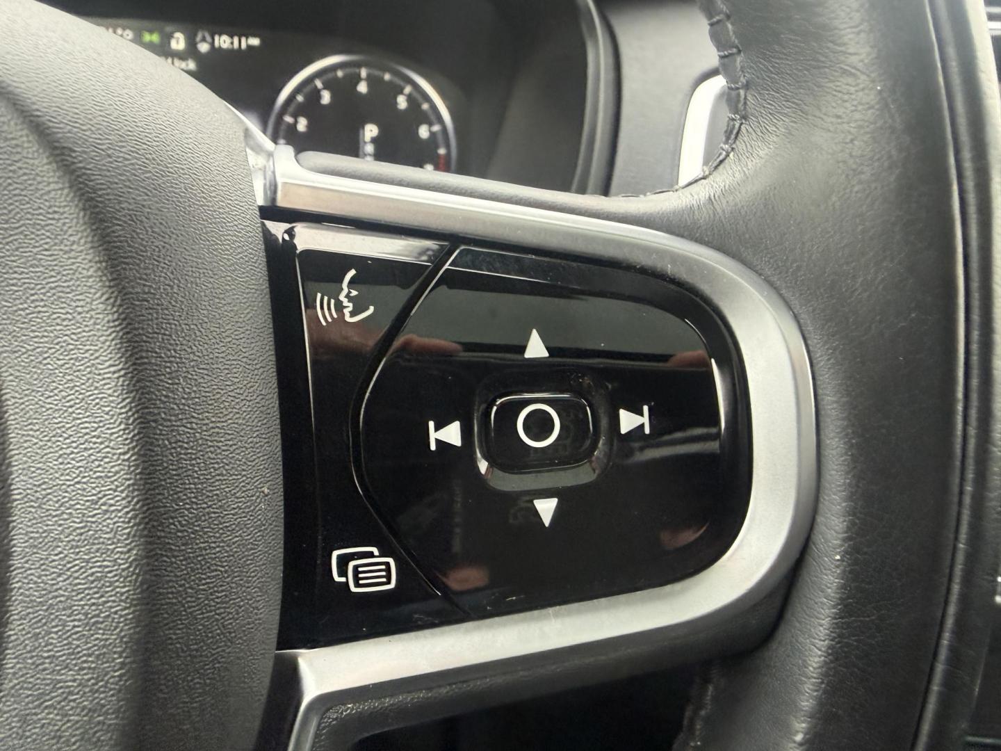 2020 White /Black Volvo XC90 T5 Momentum (YV4102PK7L1) with an 2.0L I4 DOHC 16V Turbo engine, Automatic transmission, located at 11115 Chardon Rd. , Chardon, OH, 44024, (440) 214-9705, 41.580246, -81.241943 - 2020 Volvo XC90 T5 AWD Momentum – Scandinavian Luxury, Top Safety, and Family-Ready Sophistication! This stunning 2020 Volvo XC90 T5 Momentum AWD is the pinnacle of safe, upscale driving! Powered by a refined 2.0L Turbocharged I4 engine with a silky 8-speed automatic transmission and intelligent - Photo#15