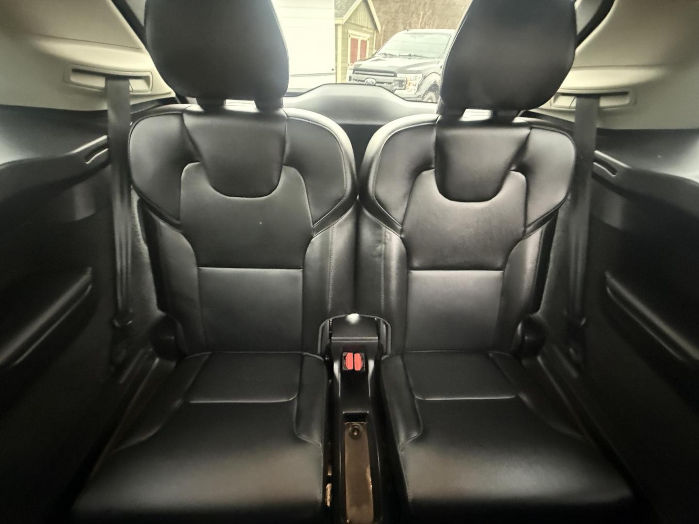 2020 White /Black Volvo XC90 T5 Momentum (YV4102PK7L1) with an 2.0L I4 DOHC 16V Turbo engine, Automatic transmission, located at 11115 Chardon Rd. , Chardon, OH, 44024, (440) 214-9705, 41.580246, -81.241943 - 2020 Volvo XC90 T5 AWD Momentum – Scandinavian Luxury, Top Safety, and Family-Ready Sophistication! This stunning 2020 Volvo XC90 T5 Momentum AWD is the pinnacle of safe, upscale driving! Powered by a refined 2.0L Turbocharged I4 engine with a silky 8-speed automatic transmission and intelligent - Photo#33