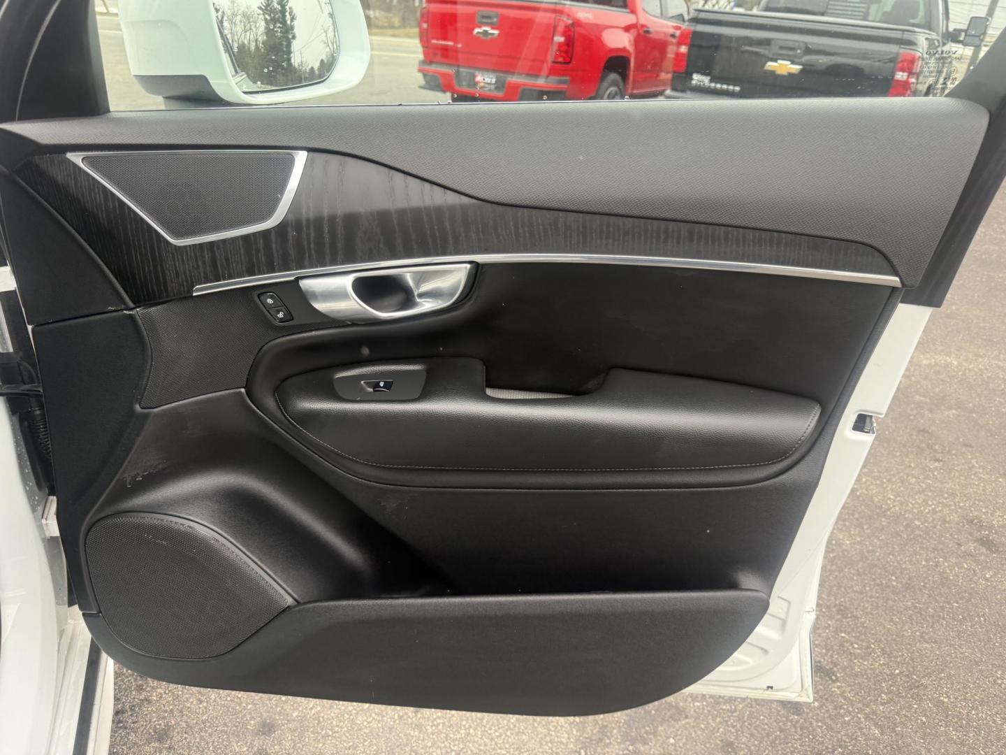 2020 White /Black Volvo XC90 T5 Momentum (YV4102PK7L1) with an 2.0L I4 DOHC 16V Turbo engine, Automatic transmission, located at 11115 Chardon Rd. , Chardon, OH, 44024, (440) 214-9705, 41.580246, -81.241943 - 2020 Volvo XC90 T5 AWD Momentum – Scandinavian Luxury, Top Safety, and Family-Ready Sophistication! This stunning 2020 Volvo XC90 T5 Momentum AWD is the pinnacle of safe, upscale driving! Powered by a refined 2.0L Turbocharged I4 engine with a silky 8-speed automatic transmission and intelligent - Photo#56