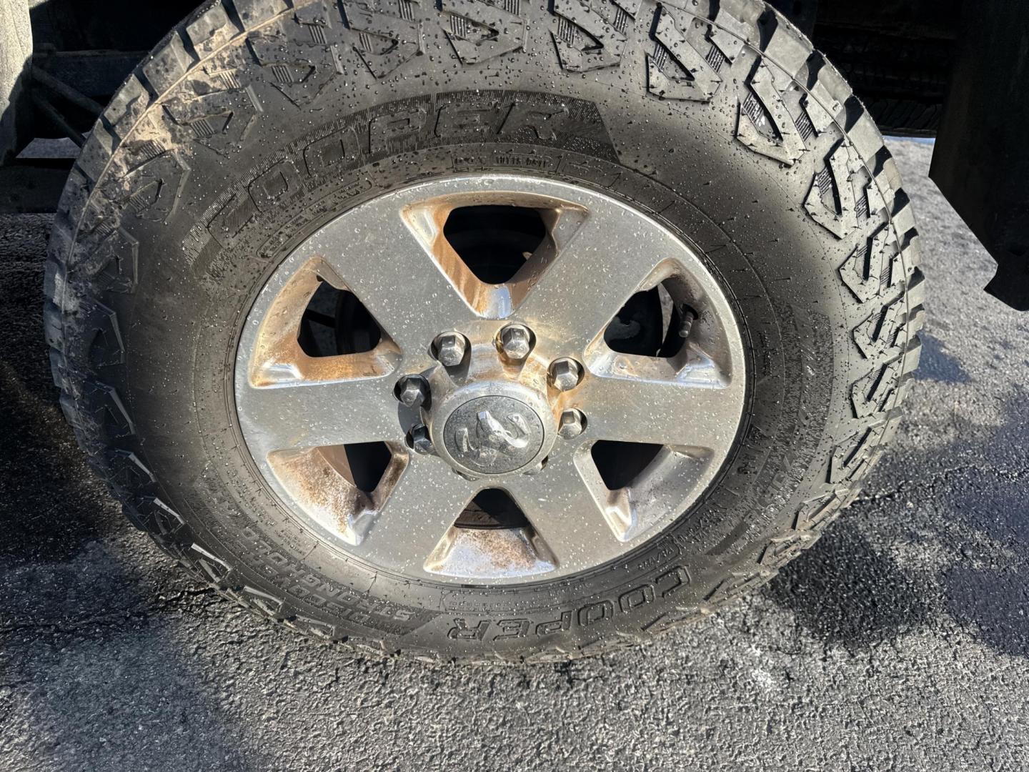 2014 Black /Gray RAM 2500 Outdoorsman Crew Cab SWB 4WD (3C6UR5DJ7EG) with an 6.4L V8 OHV 16V engine, Automatic transmission, located at 547 E. Main St., Orwell, OH, 44076, (440) 437-5893, 41.535435, -80.847855 - 2014 Ram 2500 Outdoorsman Crew Cab 4WD – Heavy-Duty Beast Built for Work, Towing, and Serious Off-Road Grit! This 2014 Ram 2500 Outdoorsman Crew Cab 4WD is a no-nonsense workhorse ready to tackle the toughest jobs! Powered by the legendary 6.4L HEMI V8 engine delivering massive torque through a s - Photo#38