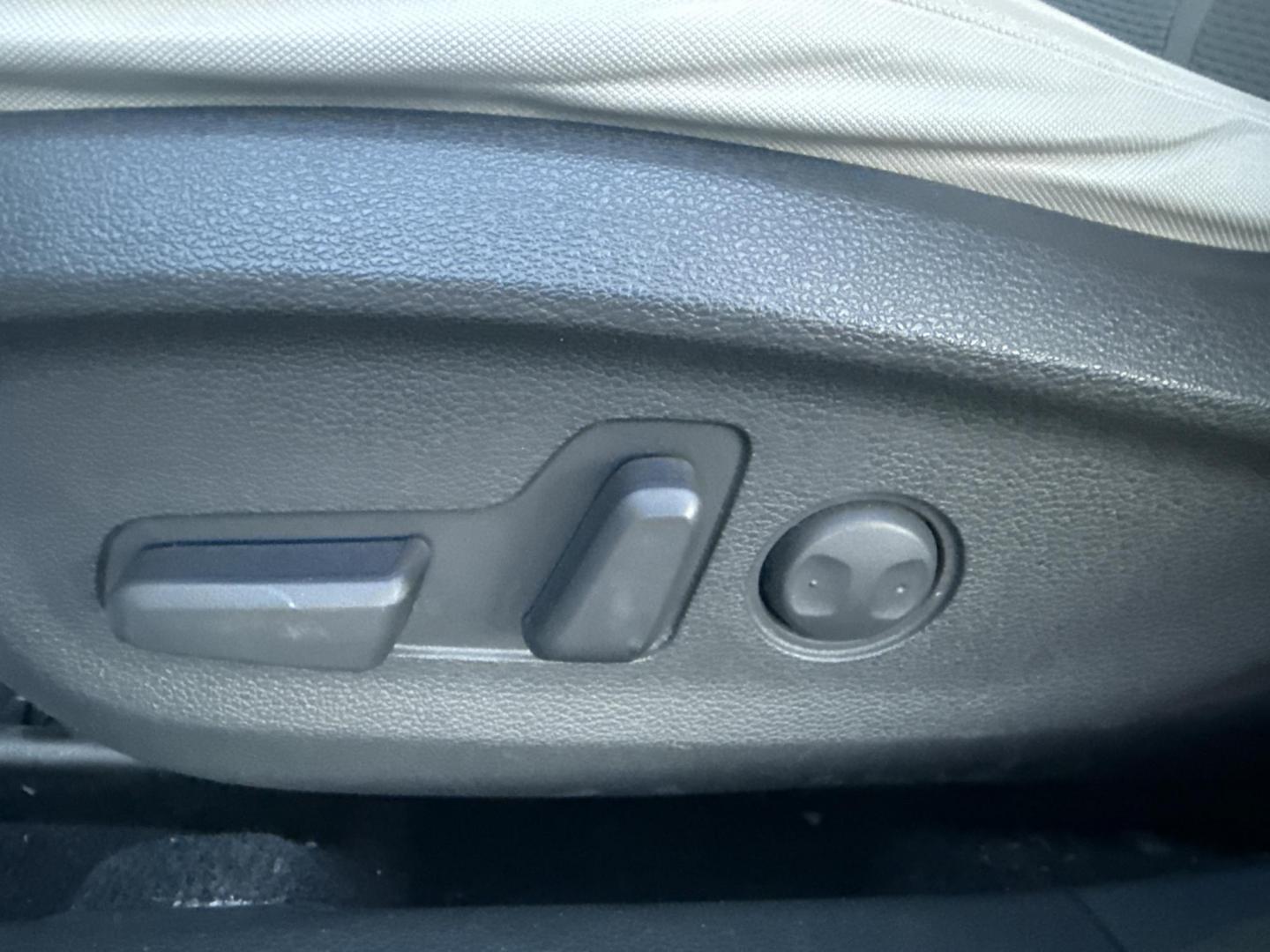 2017 Blue /Gray Hyundai Sonata Sport (5NPE34AF3HH) with an 2.4L I4 DOHC 16V engine, Automatic transmission, located at 11115 Chardon Rd. , Chardon, OH, 44024, (440) 214-9705, 41.580246, -81.241943 - 2017 Hyundai Sonata Sport – Sporty Style, Impressive Efficiency, and Loaded with Modern Tech! This sharp 2017 Hyundai Sonata Sport is the perfect blend of sleek looks, fun-to-drive performance, and wallet-friendly efficiency! Powered by a smooth 2.4L I4 GDI engine paired with a responsive 6-speed - Photo#10