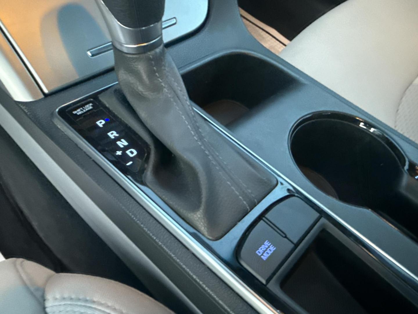 2017 Blue /Gray Hyundai Sonata Sport (5NPE34AF3HH) with an 2.4L I4 DOHC 16V engine, Automatic transmission, located at 11115 Chardon Rd. , Chardon, OH, 44024, (440) 214-9705, 41.580246, -81.241943 - 2017 Hyundai Sonata Sport – Sporty Style, Impressive Efficiency, and Loaded with Modern Tech! This sharp 2017 Hyundai Sonata Sport is the perfect blend of sleek looks, fun-to-drive performance, and wallet-friendly efficiency! Powered by a smooth 2.4L I4 GDI engine paired with a responsive 6-speed - Photo#34