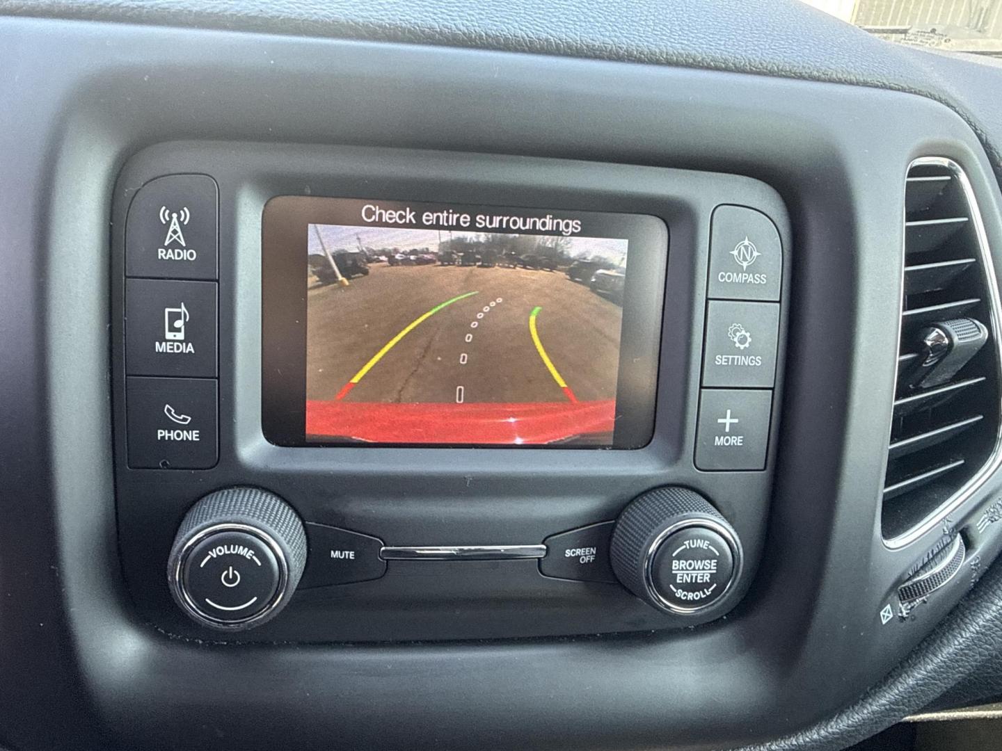 2018 Red /Black Jeep Compass Latitude 4WD (3C4NJDBB7JT) with an 2.4L I4 DOHC 16V engine, Automatic transmission, located at 547 E. Main St., Orwell, OH, 44076, (440) 437-5893, 41.535435, -80.847855 - 2018 Jeep Compass Latitude 4WD – Rugged Style, All-Weather Grip, and Loaded with Everyday Comfort! This sharp 2018 Jeep Compass Latitude 4WD is the perfect blend of adventure-ready capability and daily-driver smarts! Powered by a reliable 2.4L I4 engine paired with a smooth 9-speed automatic tran - Photo#16