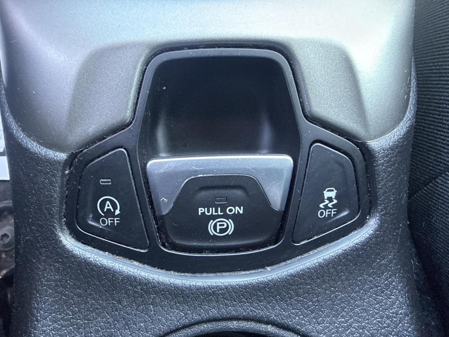 2018 Red /Black Jeep Compass Latitude 4WD (3C4NJDBB7JT) with an 2.4L I4 DOHC 16V engine, Automatic transmission, located at 547 E. Main St., Orwell, OH, 44076, (440) 437-5893, 41.535435, -80.847855 - 2018 Jeep Compass Latitude 4WD – Rugged Style, All-Weather Grip, and Loaded with Everyday Comfort! This sharp 2018 Jeep Compass Latitude 4WD is the perfect blend of adventure-ready capability and daily-driver smarts! Powered by a reliable 2.4L I4 engine paired with a smooth 9-speed automatic tran - Photo#35