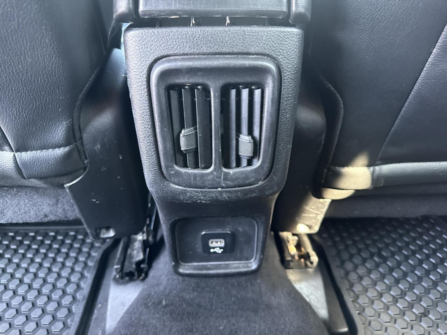 2018 Red /Black Jeep Compass Latitude 4WD (3C4NJDBB7JT) with an 2.4L I4 DOHC 16V engine, Automatic transmission, located at 547 E. Main St., Orwell, OH, 44076, (440) 437-5893, 41.535435, -80.847855 - 2018 Jeep Compass Latitude 4WD – Rugged Style, All-Weather Grip, and Loaded with Everyday Comfort! This sharp 2018 Jeep Compass Latitude 4WD is the perfect blend of adventure-ready capability and daily-driver smarts! Powered by a reliable 2.4L I4 engine paired with a smooth 9-speed automatic tran - Photo#21