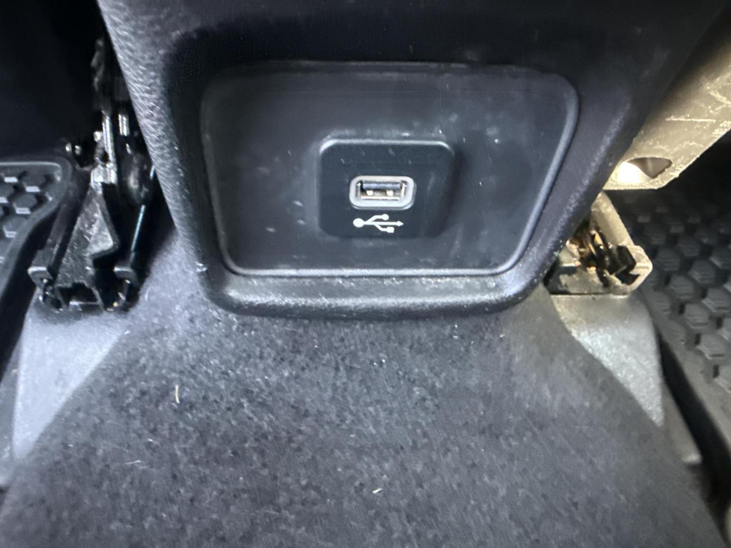 2018 Red /Black Jeep Compass Latitude 4WD (3C4NJDBB7JT) with an 2.4L I4 DOHC 16V engine, Automatic transmission, located at 547 E. Main St., Orwell, OH, 44076, (440) 437-5893, 41.535435, -80.847855 - 2018 Jeep Compass Latitude 4WD – Rugged Style, All-Weather Grip, and Loaded with Everyday Comfort! This sharp 2018 Jeep Compass Latitude 4WD is the perfect blend of adventure-ready capability and daily-driver smarts! Powered by a reliable 2.4L I4 engine paired with a smooth 9-speed automatic tran - Photo#22