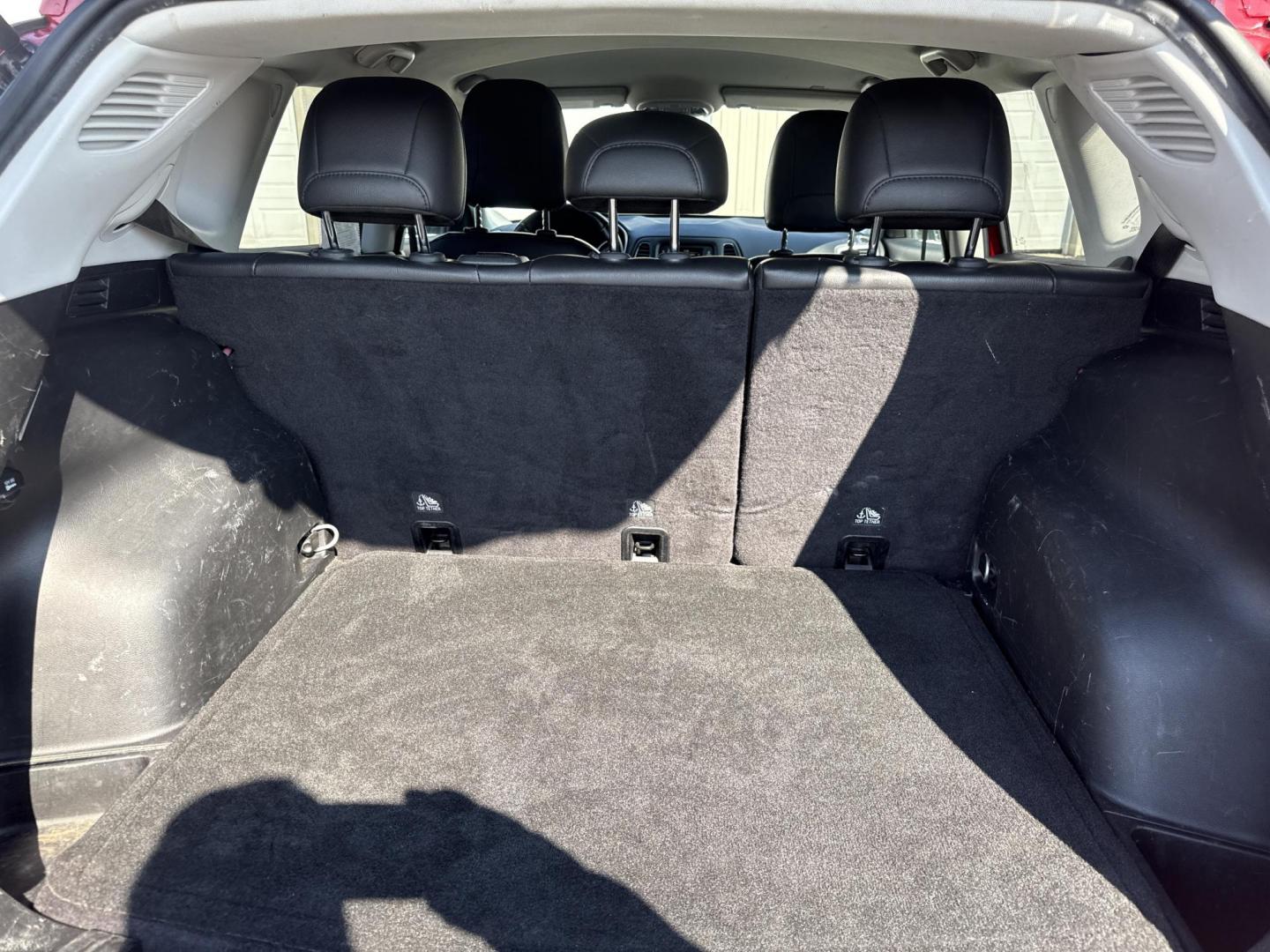 2018 Red /Black Jeep Compass Latitude 4WD (3C4NJDBB7JT) with an 2.4L I4 DOHC 16V engine, Automatic transmission, located at 547 E. Main St., Orwell, OH, 44076, (440) 437-5893, 41.535435, -80.847855 - 2018 Jeep Compass Latitude 4WD – Rugged Style, All-Weather Grip, and Loaded with Everyday Comfort! This sharp 2018 Jeep Compass Latitude 4WD is the perfect blend of adventure-ready capability and daily-driver smarts! Powered by a reliable 2.4L I4 engine paired with a smooth 9-speed automatic tran - Photo#24