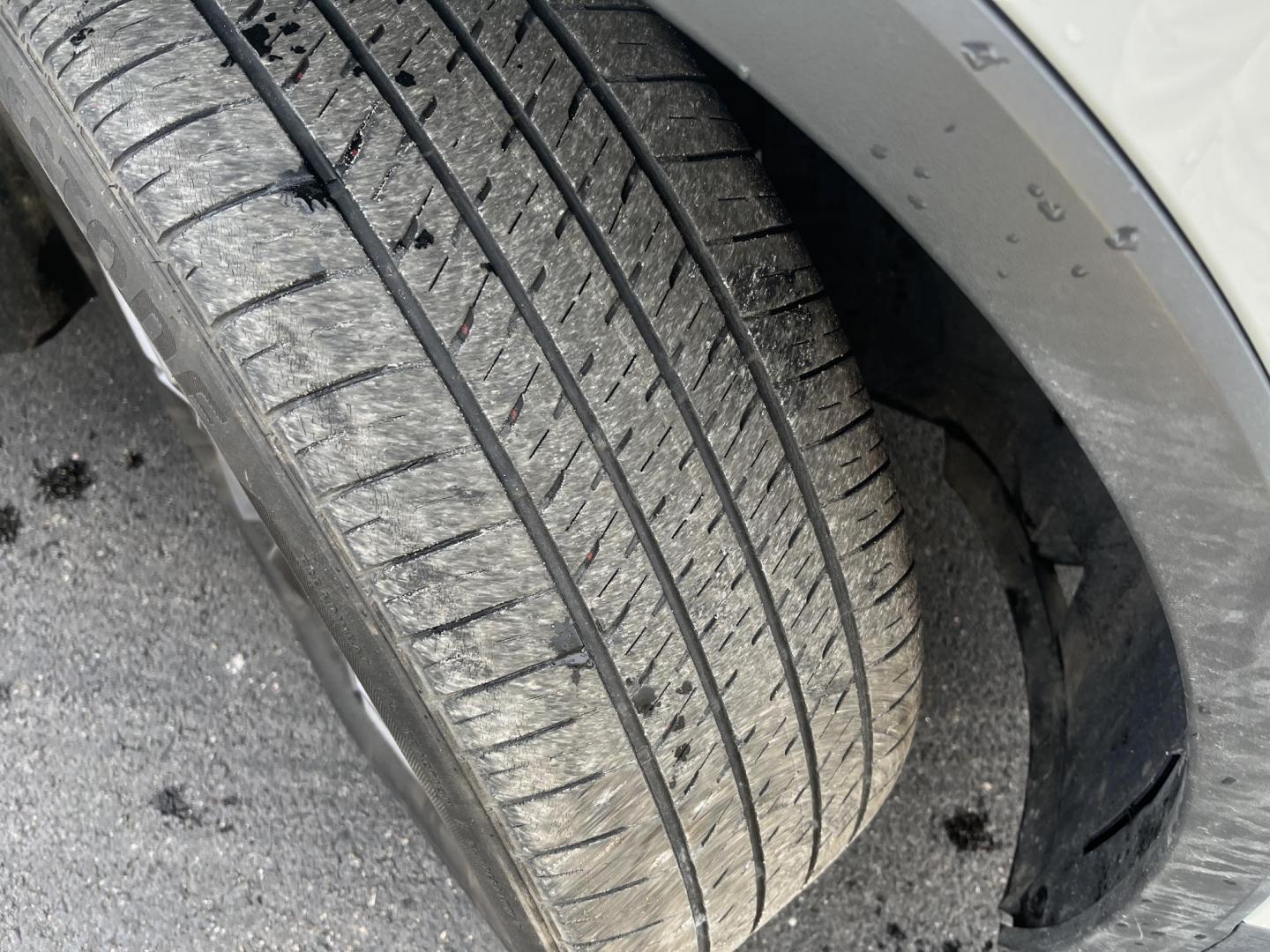 2022 White /Black Volkswagen Tiguan SE 4Motion (3VV2B7AX6NM) with an 2.0L I4 DOHC 16V Turbo engine, Automatic transmission, located at 11115 Chardon Rd. , Chardon, OH, 44024, (440) 214-9705, 41.580246, -81.241943 - 2022 Volkswagen Tiguan SE AWD – Premium Comfort, All-Weather Confidence, and Loaded with Advanced Safety & Tech! This 2022 Volkswagen Tiguan SE AWD is the perfect upscale crossover that’s ready for family adventures, daily commutes, or weekend getaways! Powered by a responsive 2.0L Turbocharged - Photo#3